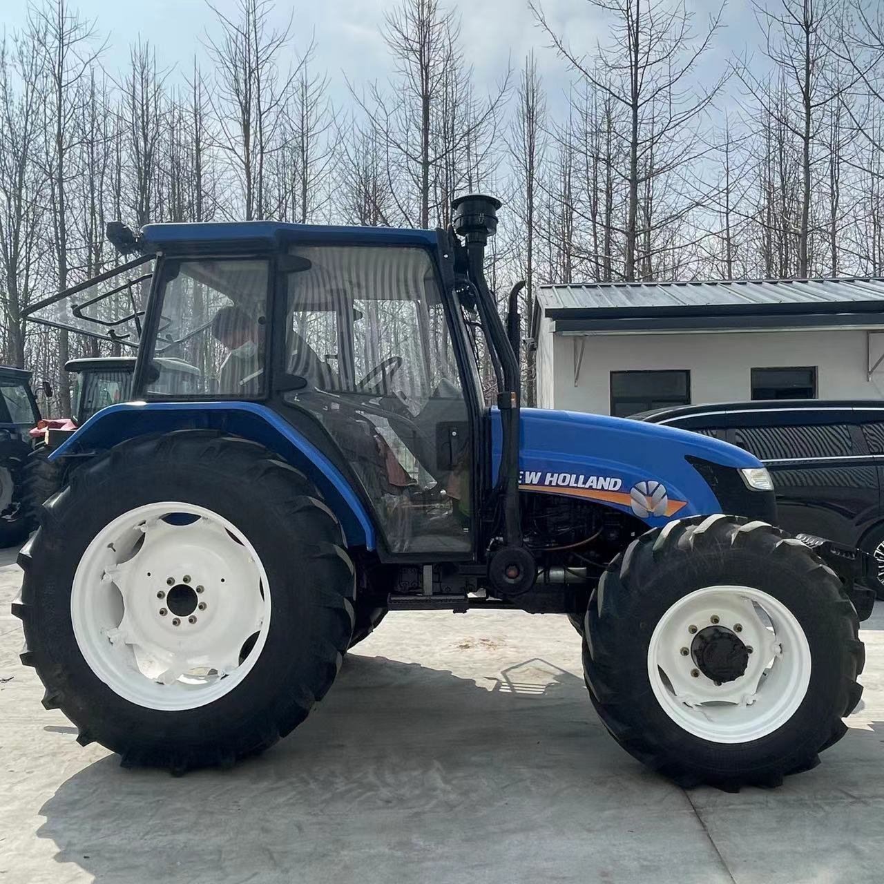 Good and Cheap Price Used Holland SNH 904 Tractor Stock Tractors for Sale