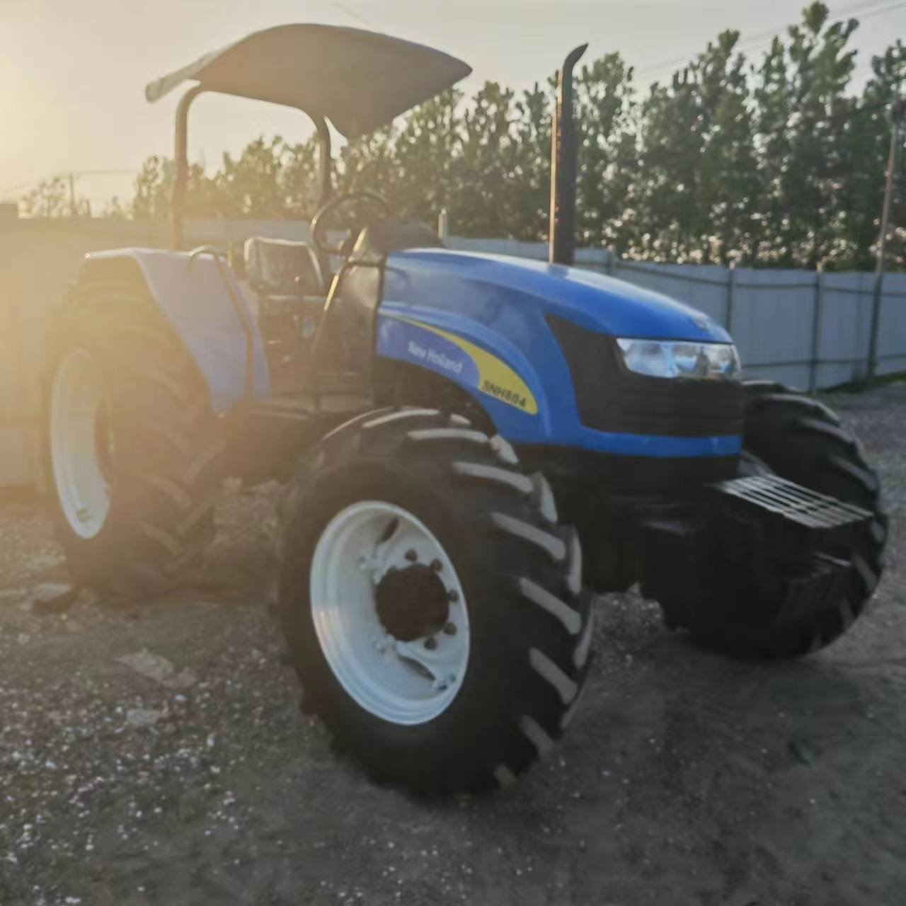 Fairly Used Second Hand n Ew Holland 804 SNH804 with Big Tires with Agricultural Machinery Farm Equipments with Front Loader