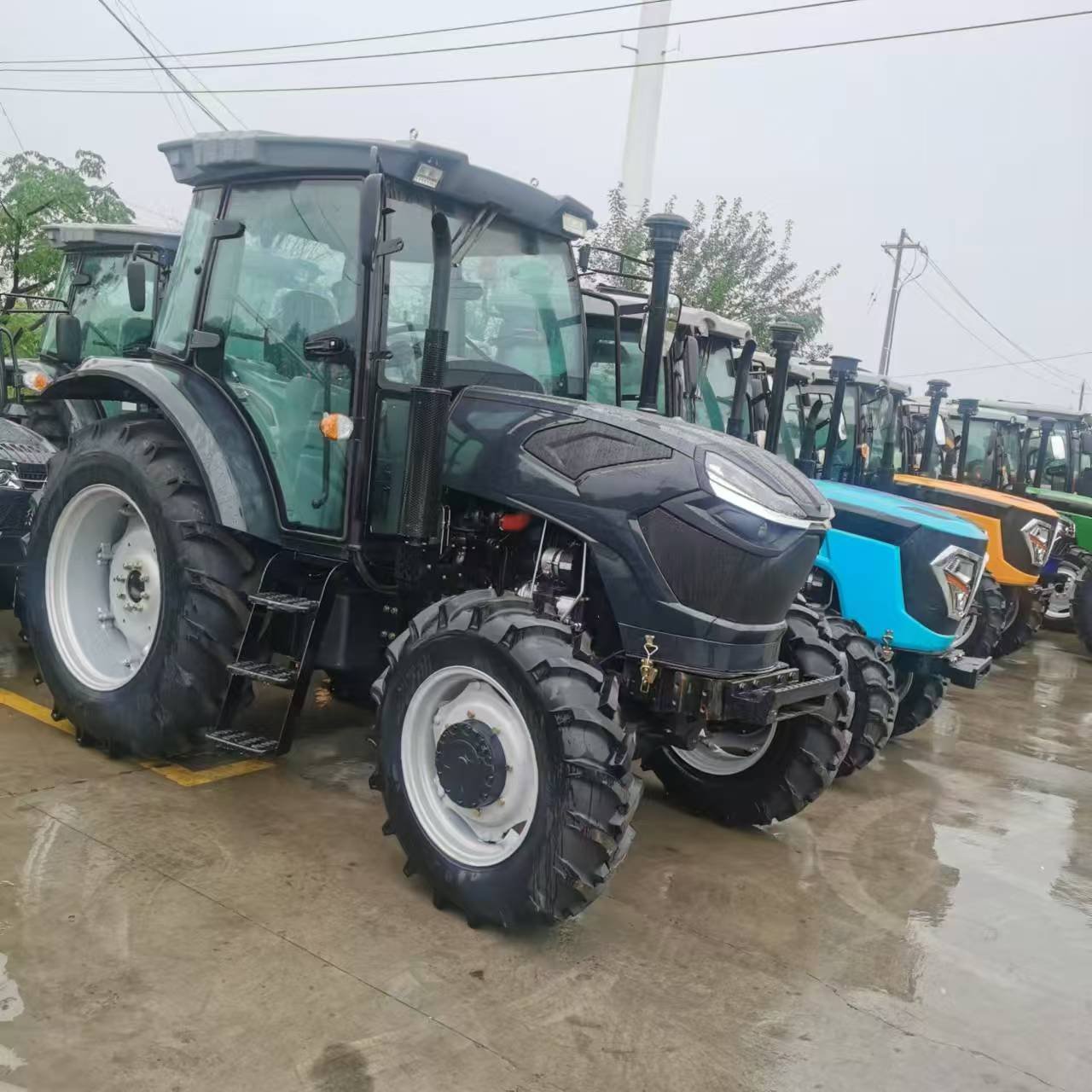 Direct Factory New 10hp-25hp Mini Agricultural 4x4 Tractor 18hp with Multifunctional Tiller Gearbox for Farm Use