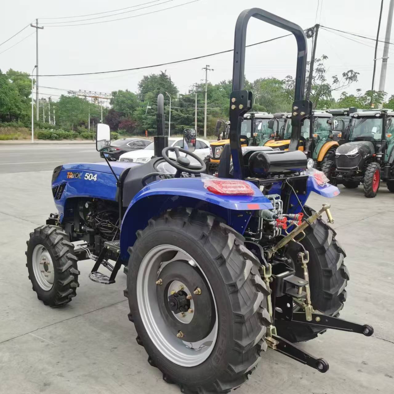 Direct Factory New 10hp-25hp Mini Agricultural 4x4 Tractor 18hp with Multifunctional Tiller Gearbox for Farm Use