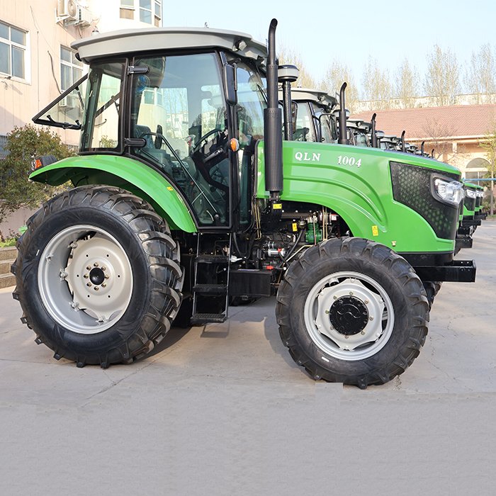 Agricultural Tractor 100 HP Four Wheel Farm Tractor Machine QLN-1004 4WD Tractor With Front End Loader and Backhoe in Peru