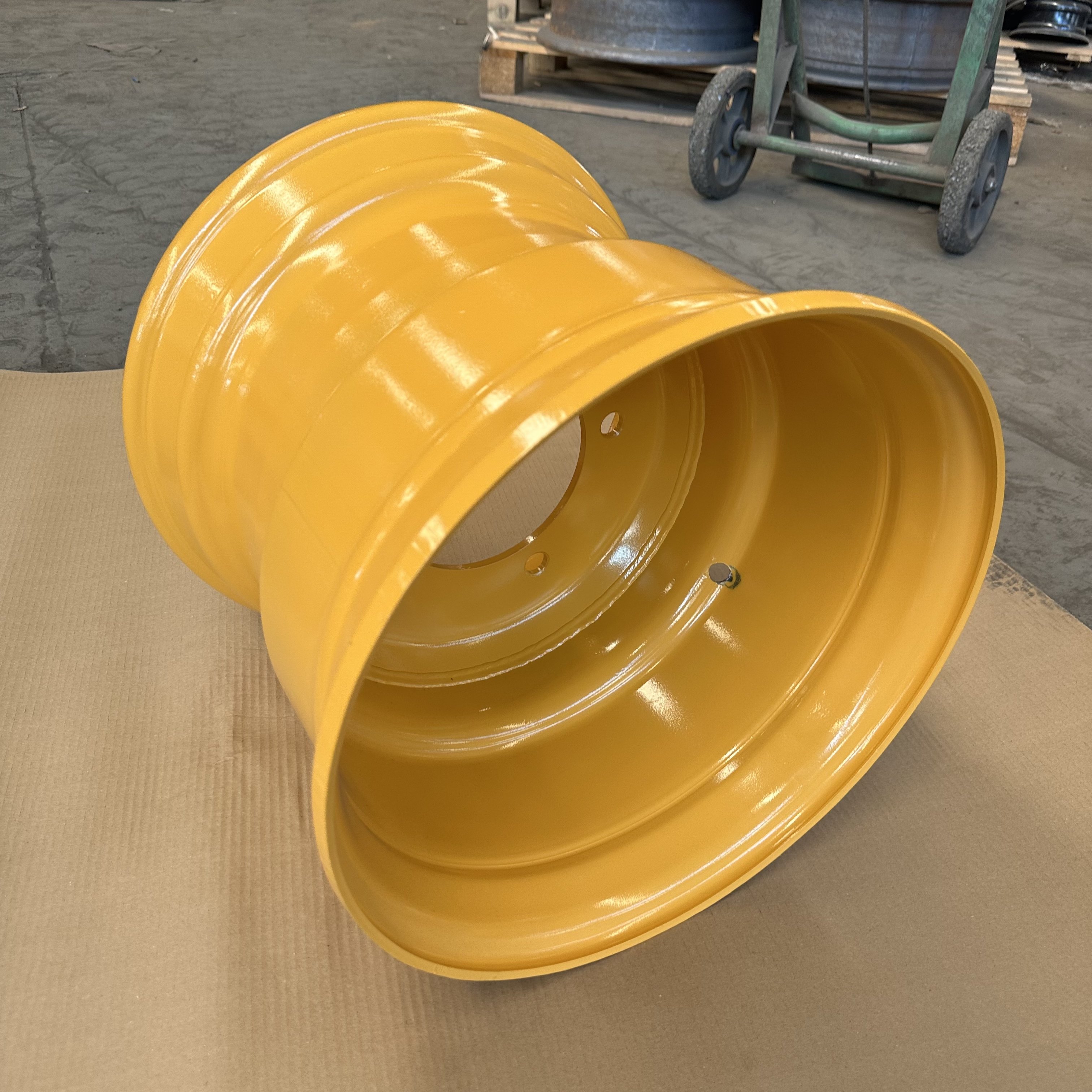 Customized Agricultural Tractor Wheels 15.5*13 Agricultural Steel Wheel Rims 13x15.5 for 400/60-15.5 Tires