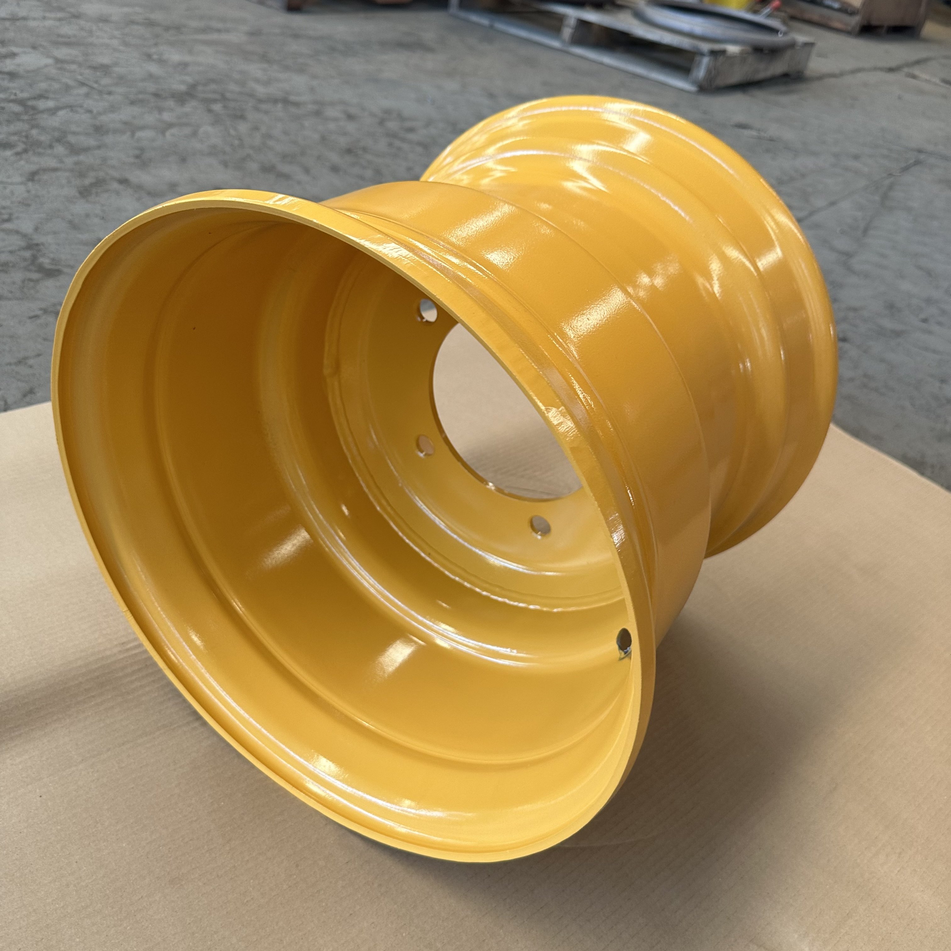 Customized Agricultural Tractor Wheels 15.5*13 Agricultural Steel Wheel Rims 13x15.5 for 400/60-15.5 Tires