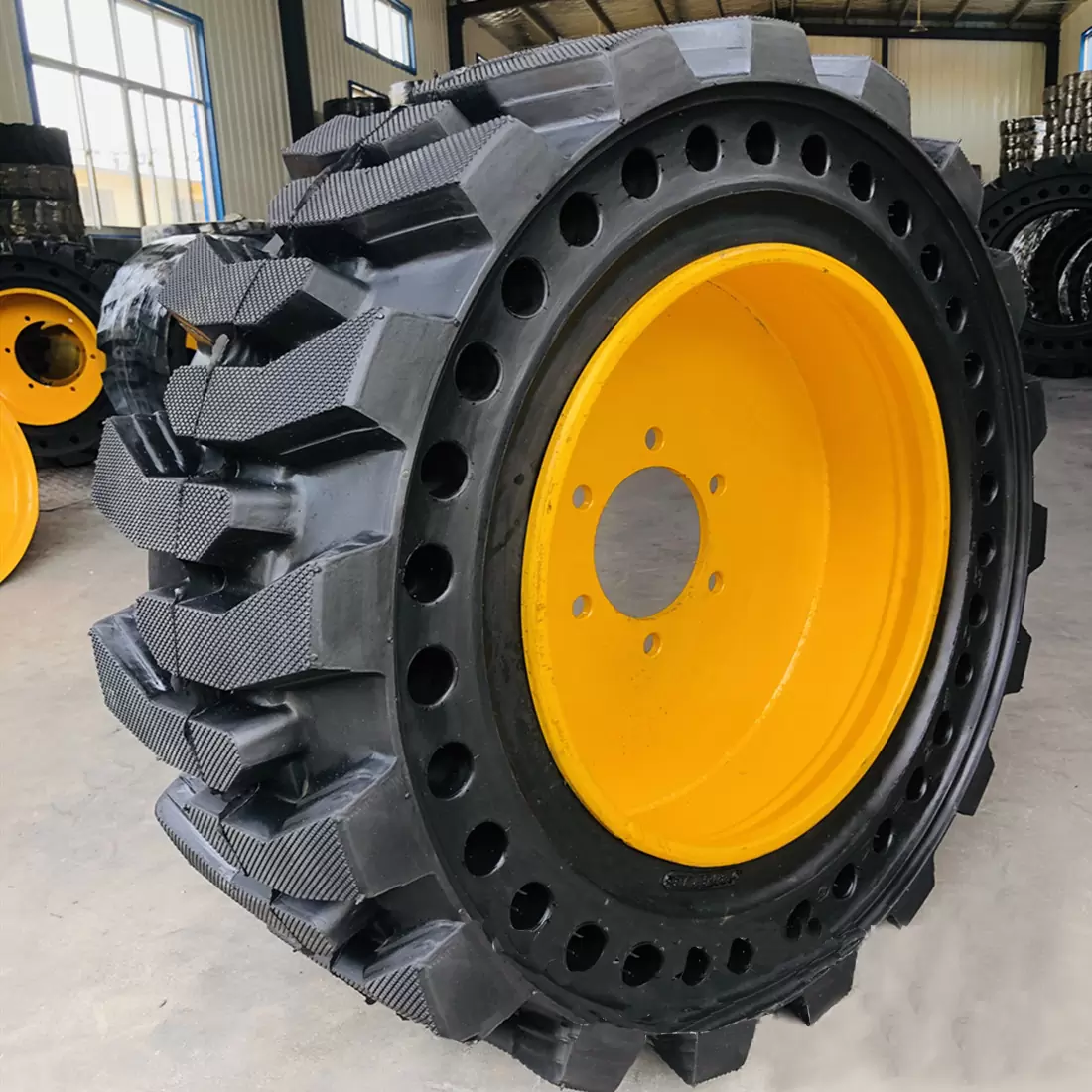 Radial Harvester Truck Tires for Agricultural Trailer Boom Sprayer and Tractor for Harvester Operations