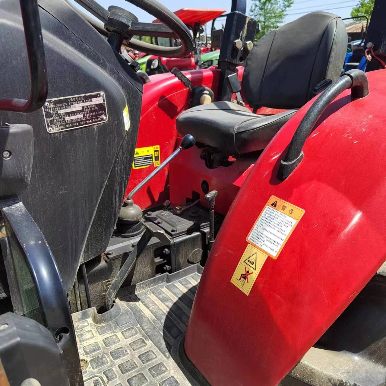 Used Tractors Dongfeng DF504 50hp 4WD Wheel Farm Orchard Compact Tractor Agricultural Machinery Massey Ferguson Tractor