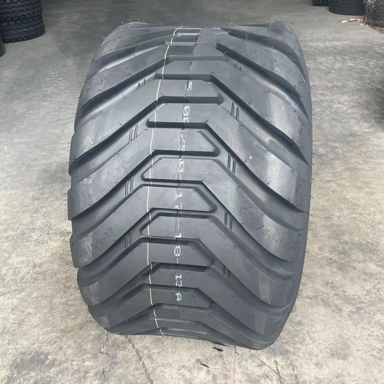 400/60-15.5 Agriculture Implement Tire 15.0/55-17 19.0/45-17 500/50-17 ROADMILE Brand Tractor Tire