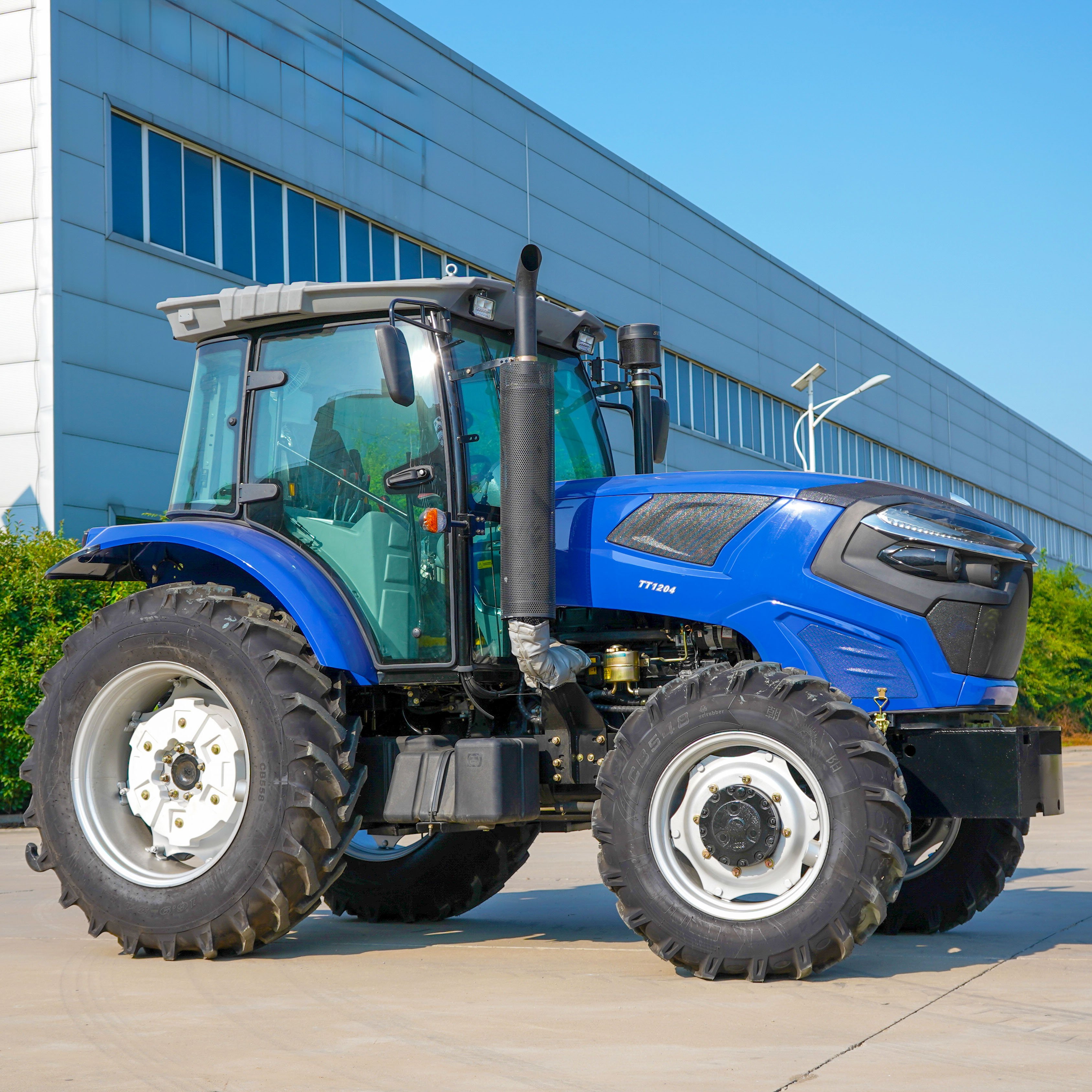 Chinese Supplier Farm Mini Tractor 4WD Four Wheel Tractor Small Tractor Agricultural Machinery