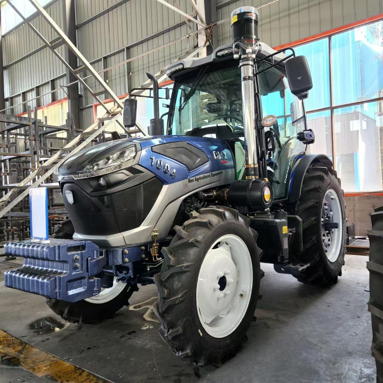 YTO 100Hp 4x4 Multifunctional Diesel Tractor Long-Life Four-Wheel Agricultural Tractor with Core Gear Component for Farm Use