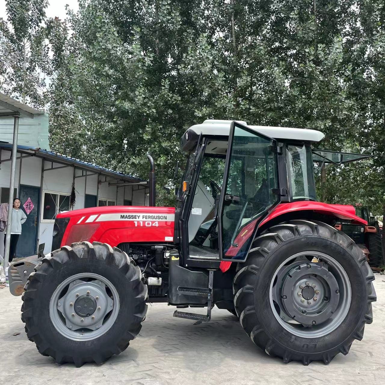 110HP 1104 4WD Massey Ferguson Second Hand Agriculture Tractor
