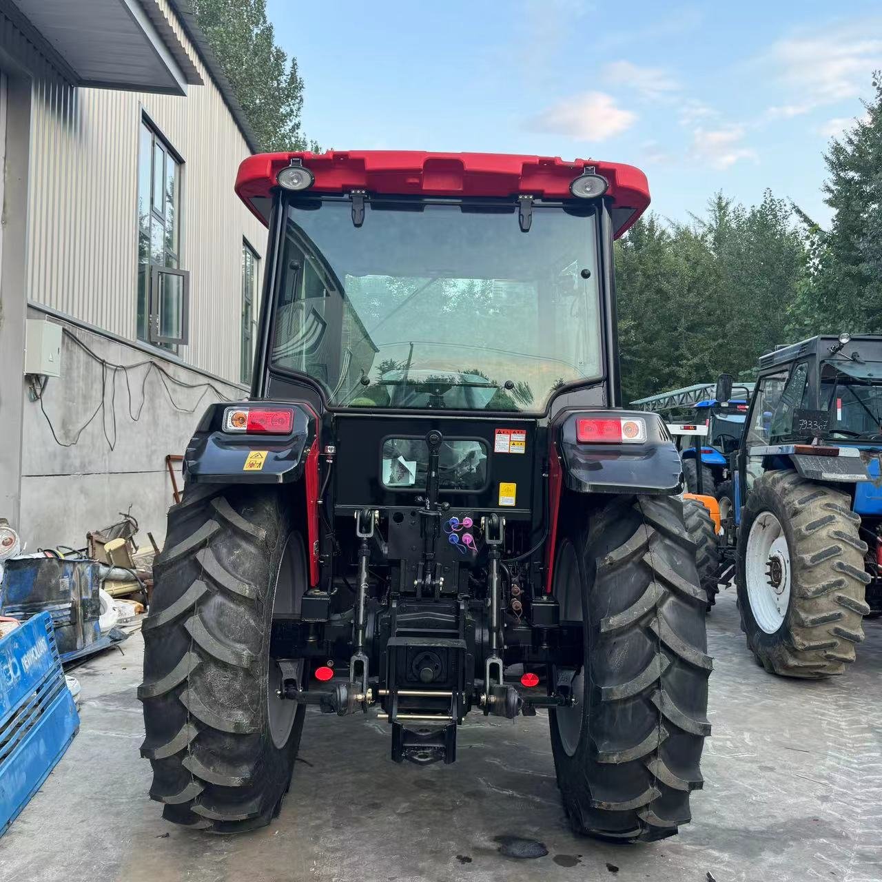 Yto 954 95hp New High Quality 4 WD Farm Tractor With Cabin