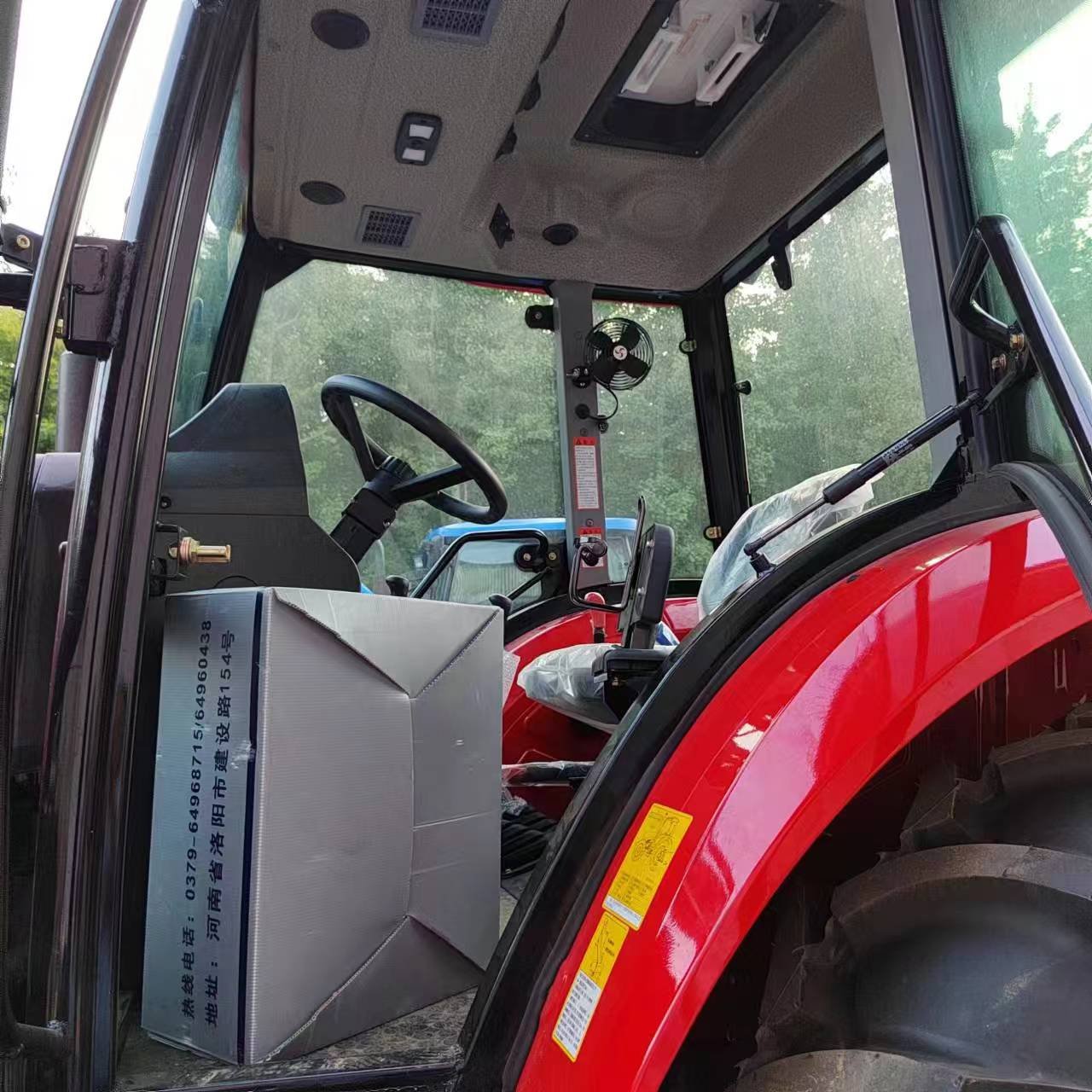Yto 954 95hp New High Quality 4 WD Farm Tractor With Cabin