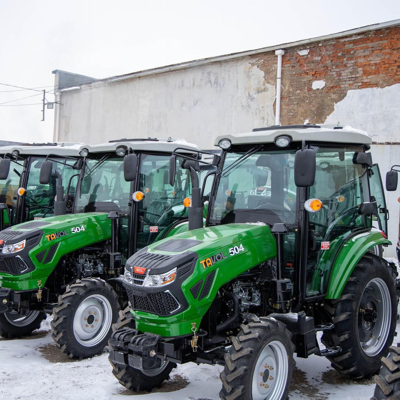High Quality 40hp 45hp 50hp 4x4 Wheel Tire Heater Cabin Farm Tractors Agriculture 4stroke Tractors for Sale