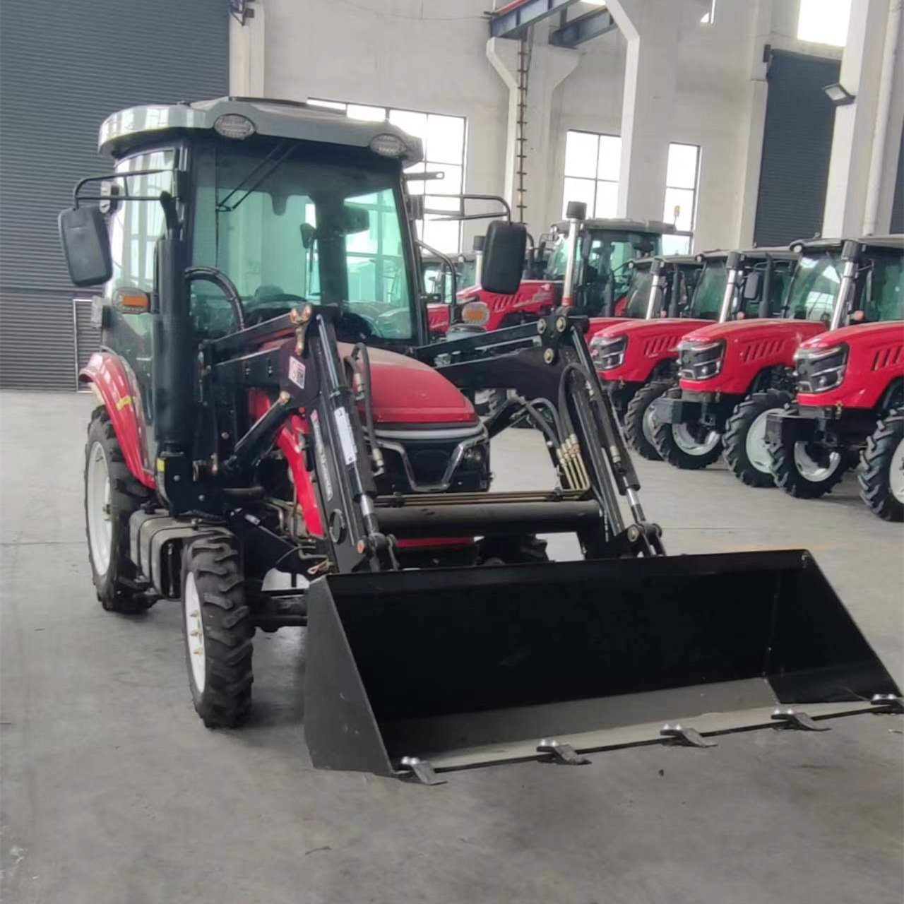 LKK-25 Farm Tractor With Farm Machinery China Machine Agricole 30hp Mini Tractor With Corn Seeding Machine for Sale Farming