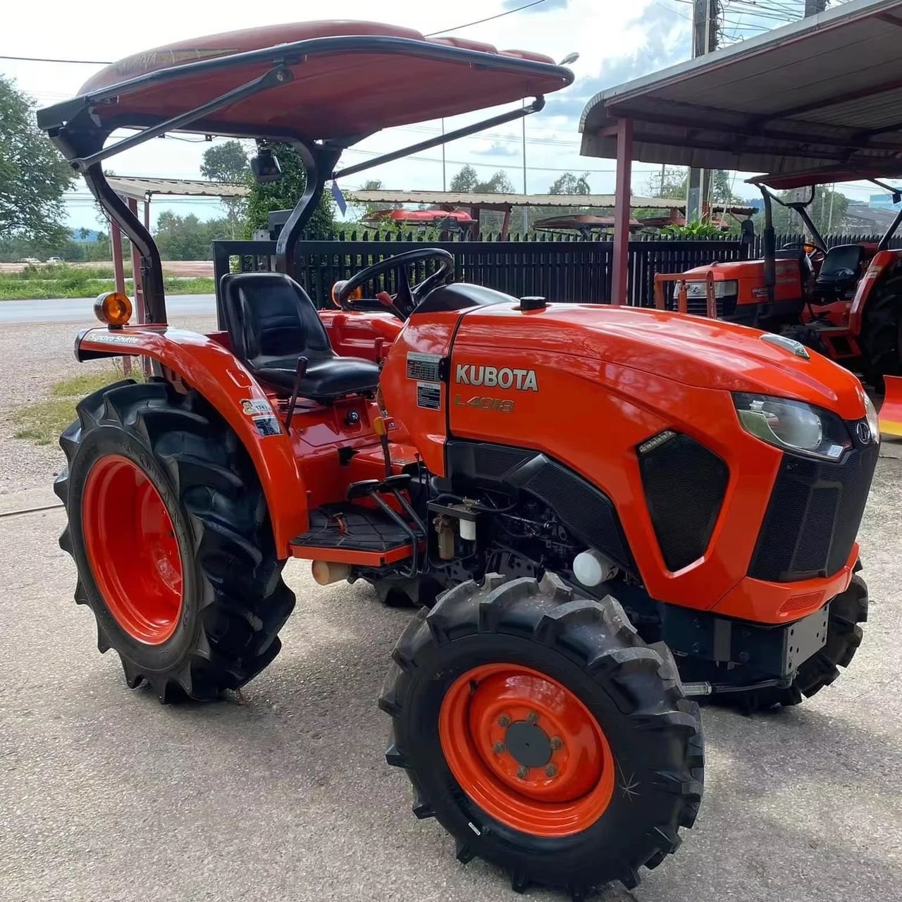 Kubota L4018 4WD Agricultural Tractor 40HP Engine Motor Pump Gearbox-Wheel Tractor for Sale At Very Cheap Prices