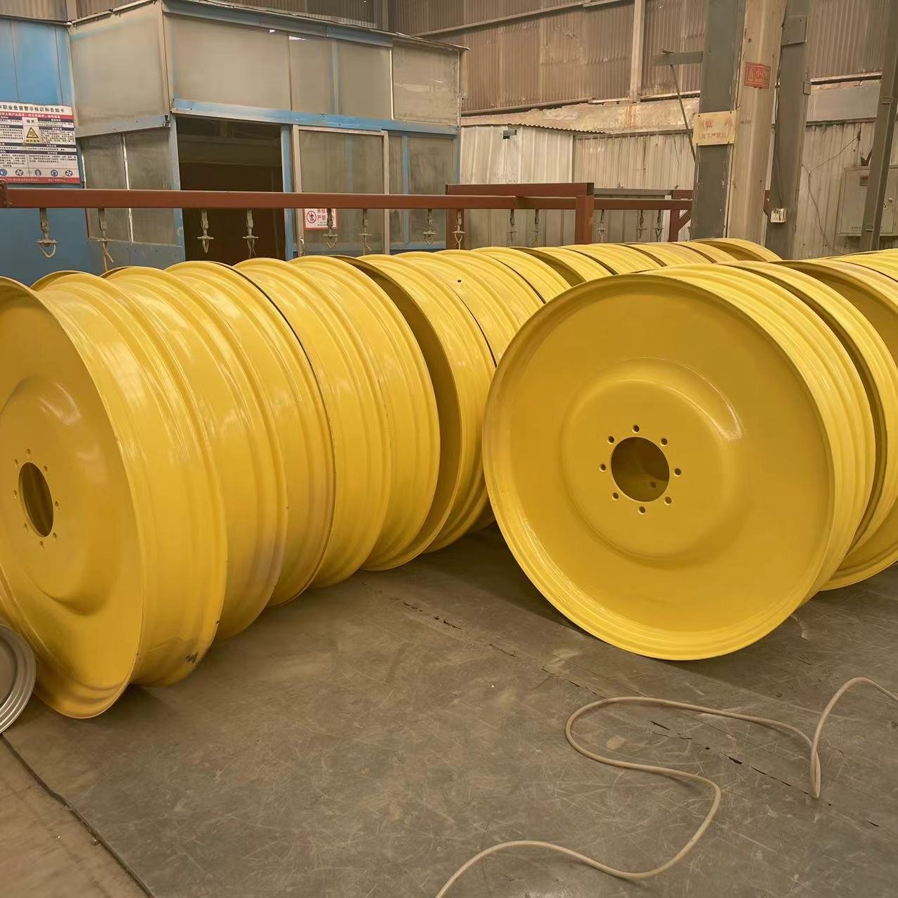 W8x48 W8x32 14.15.16.17.18.19.20.21.22.23.24.25.26.27.28inch Tractor Wheels Agricultural Tractor Wheel Rim9.5-48 Tractor