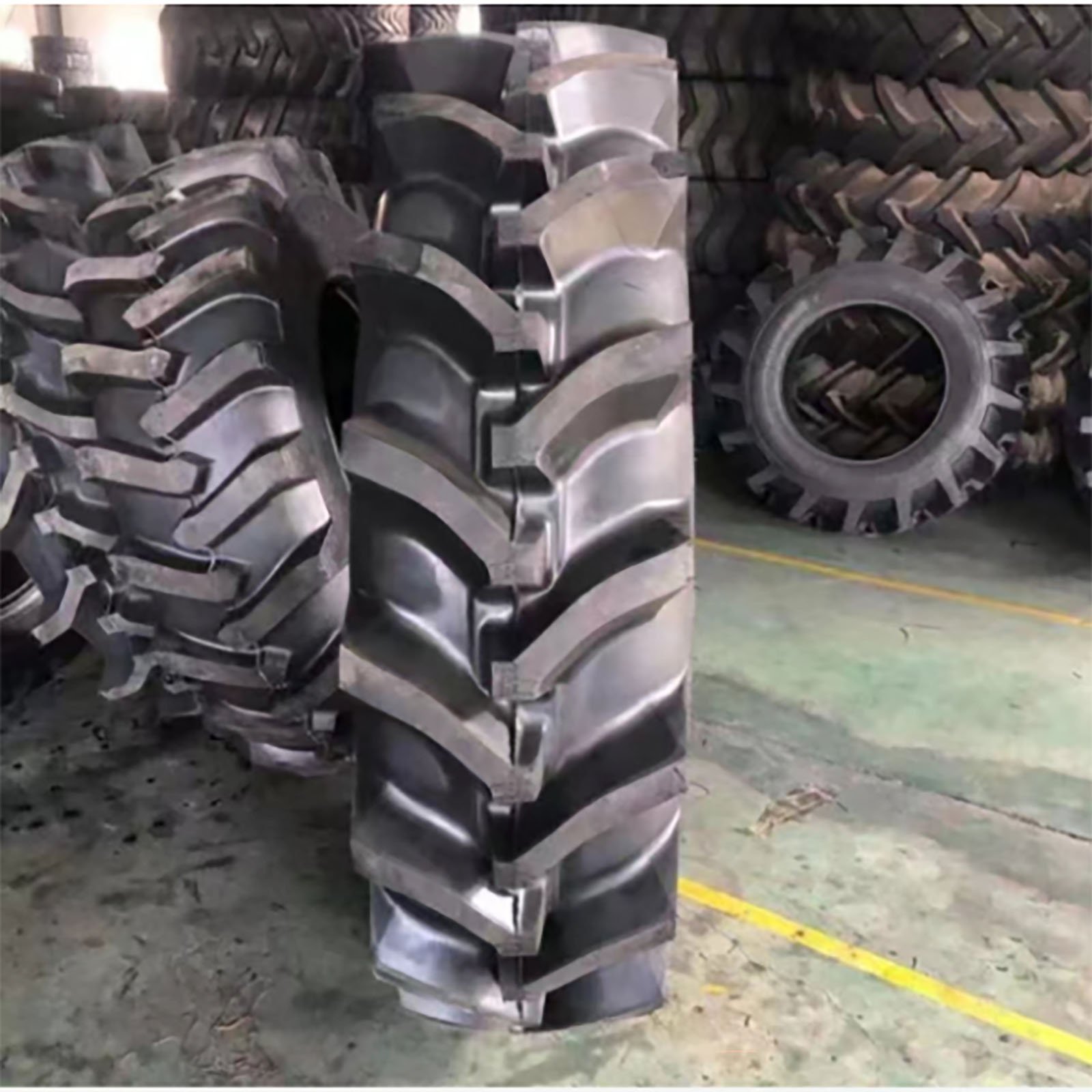 Hot Selling Tires for Agricultural Tractors in Russia 16.9x30