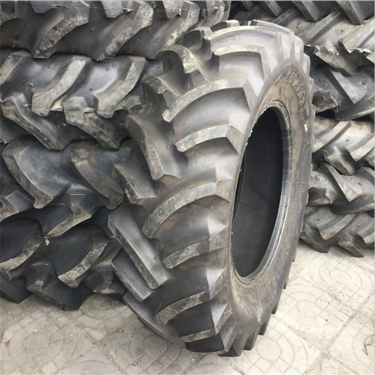 Agricultural Tractor Tires 13.6-24 13.6-26 13.6-28 13.6-38 TT W12 Standard Rim for Sale for FarmsTractorsFor Machinery Repair Sh