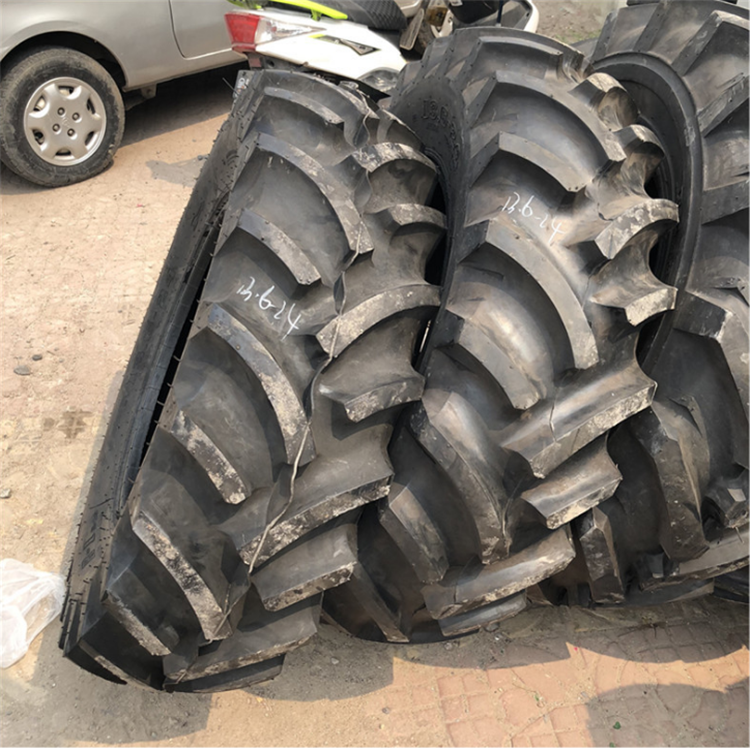 Agricultural Tractor Tires 13.6-24 13.6-26 13.6-28 13.6-38 TT W12 Standard Rim for Sale for FarmsTractorsFor Machinery Repair Sh