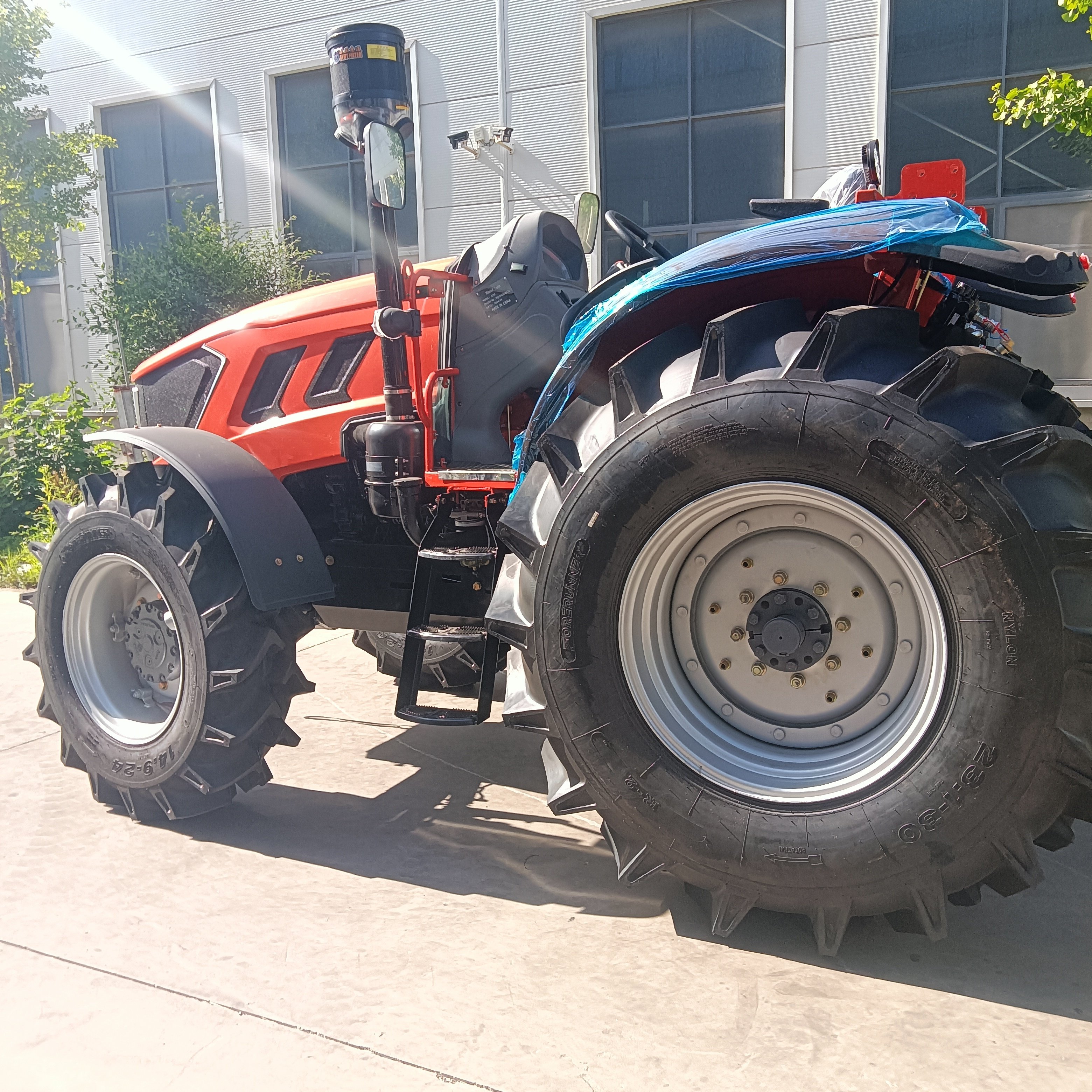 YTO Engine TD Chassis 90-140 Compact Agricultural Tractors