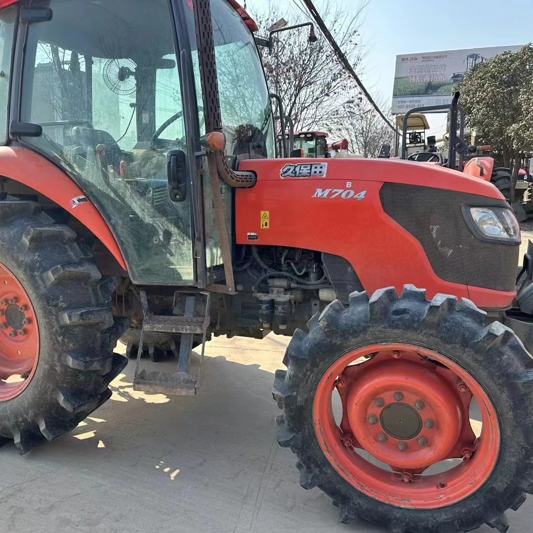 Japan Tractors Kubota M7040 70hp 4X4WD Farm Equipment Agricultural Machinery Front Shovel Loader Used Tractors ISEKI