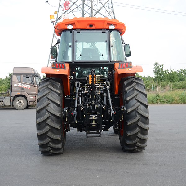 210hp Tractor Belarus Agricultural Wheel Tractor 110hp 120hp Traktor Made in China