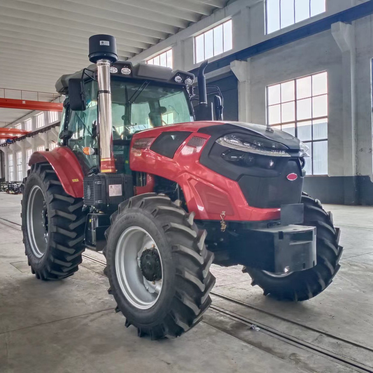 China Manufacturer Agriculture Tractors 4wd 4x4 90 100 120 140 160 180 hp Cheap Farm Tractor for Sale