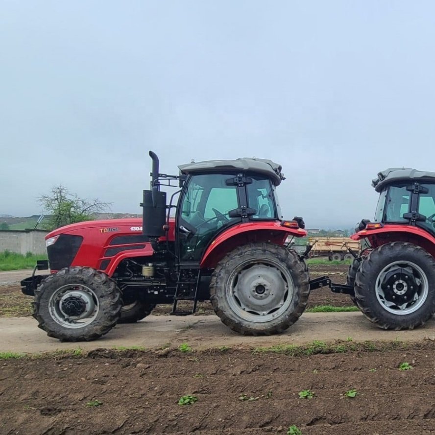 2023 High Quality Tavol Cabin Fram Tractor Agriculture 150HP Tractor for Farming Working