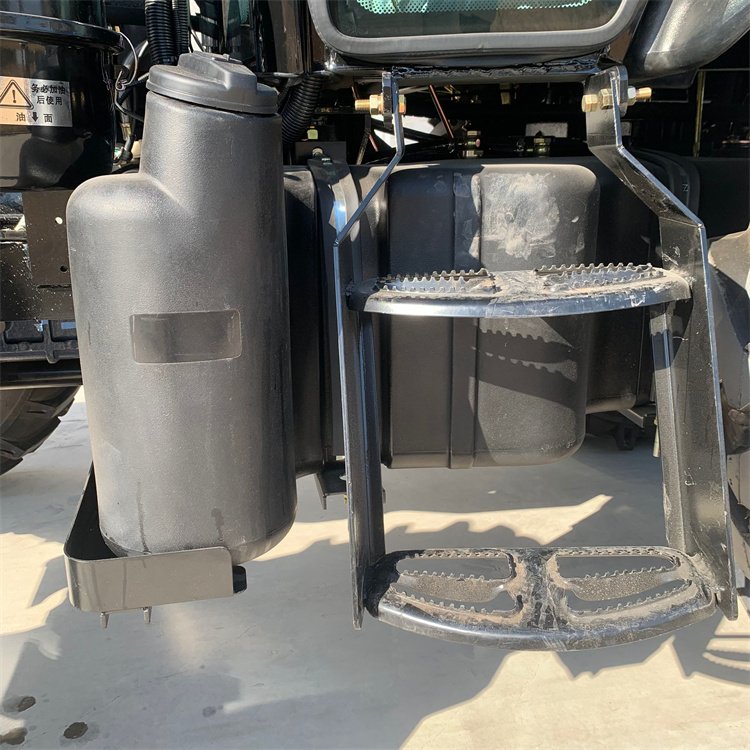 New High-power Turbocharged Comfortable Seat 88.2KW Agricultural Four-wheel Tractor Farm Tractor