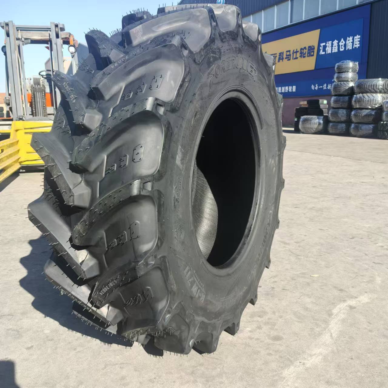 HIGH QUALITY 420/70R24 RADIAL AGRICULTURAL TRACTOR FARM TYRE