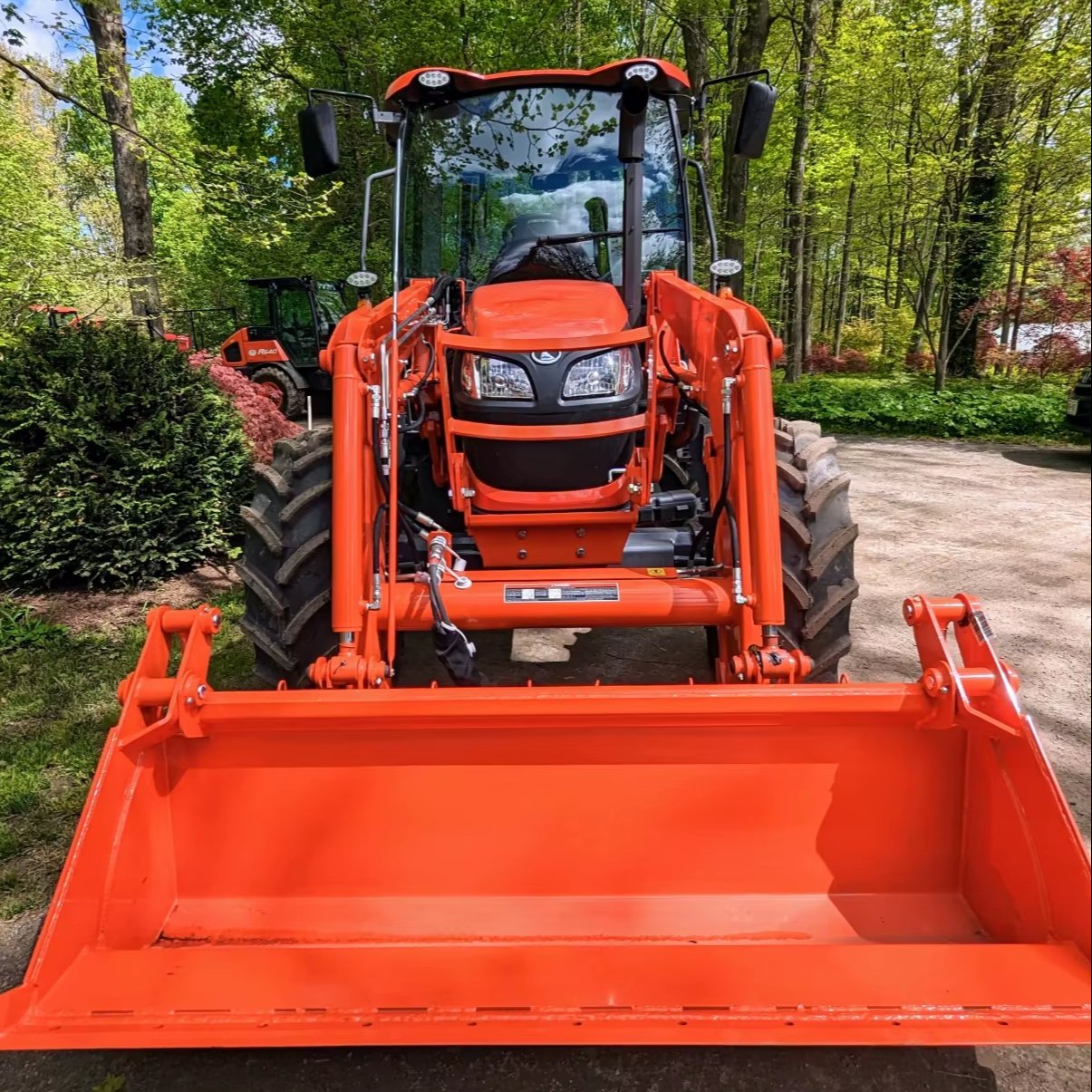 Kubota M70 Multifunctional Farming Tractors 4 Cylinder Diesel 4WD 4x4 Wheel Drive Mini Tractor With Front End Bucket Loader