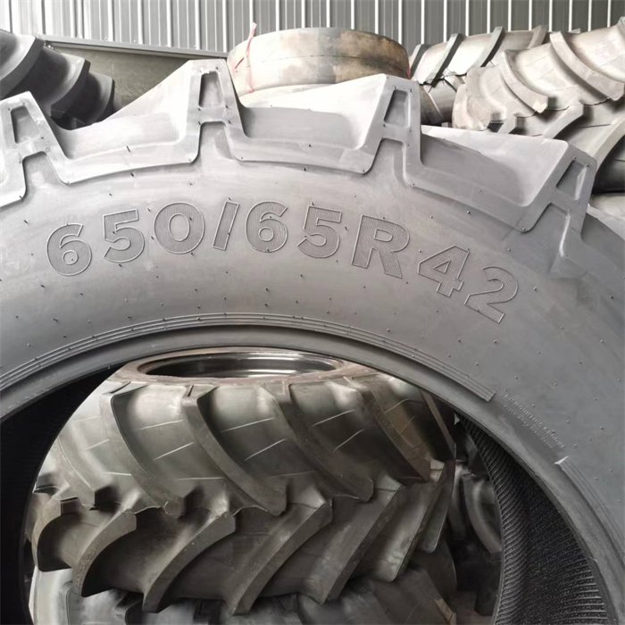 Radial AGRICULTURAL TRACTOR TYRE 620/65R42 R-1W Farm Tire