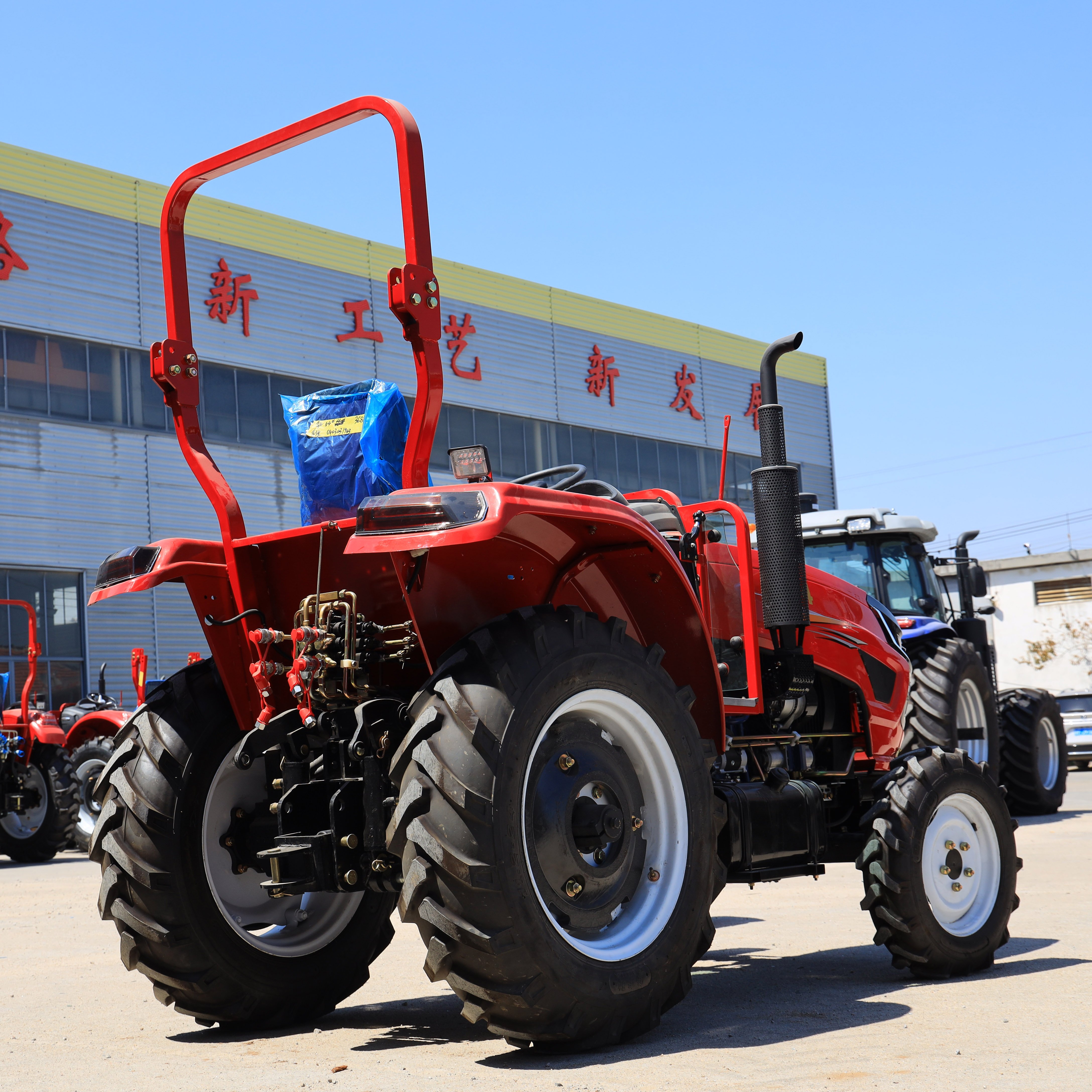 Diesel Power Tractors Mini 4x4 Farming Machine Agricultural Machine 100Hp Farm Tractor 4x4