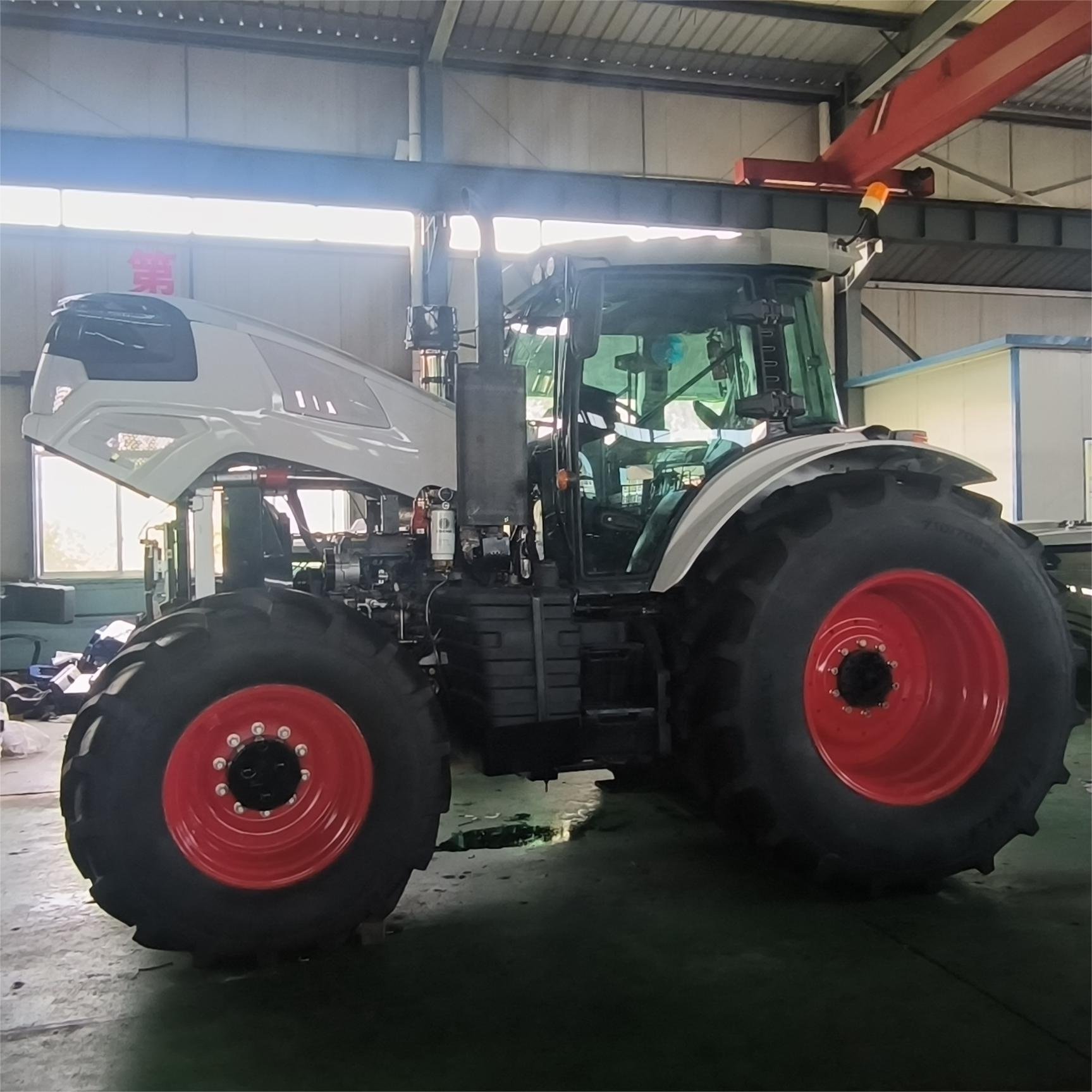 Hot Sales High Quality 280HP Farming Tractors Heavy Duty Agricultural Tractor for Sale