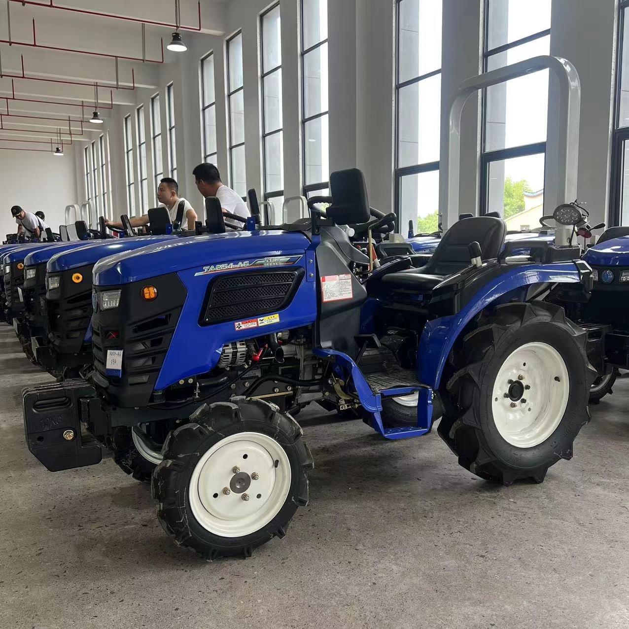 Ce Epa Engine Hot Selling 4wd 4 Cylinder Engine 25hp 50hp Mini Tractor for Agriculture
