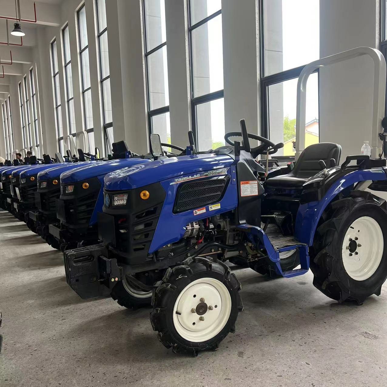 Ce Epa Engine Hot Selling 4wd 4 Cylinder Engine 25hp 50hp Mini Tractor for Agriculture