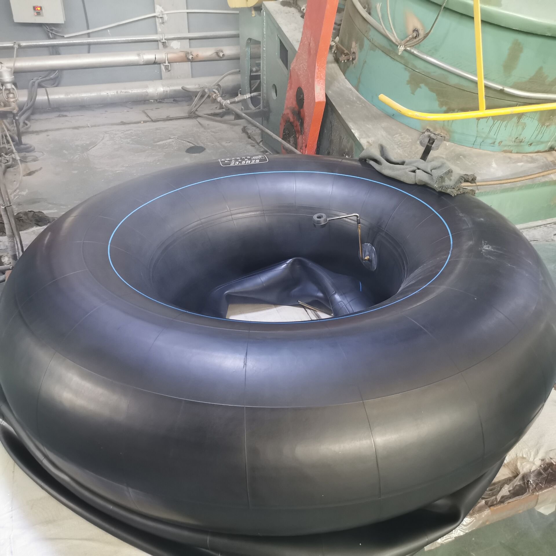 Wholesale Factory Cheap Butyl Rubber 16.9 18.4-30 16.9-30 18.4-30 Agricultural Tyre Tractor Tire Inner Tube