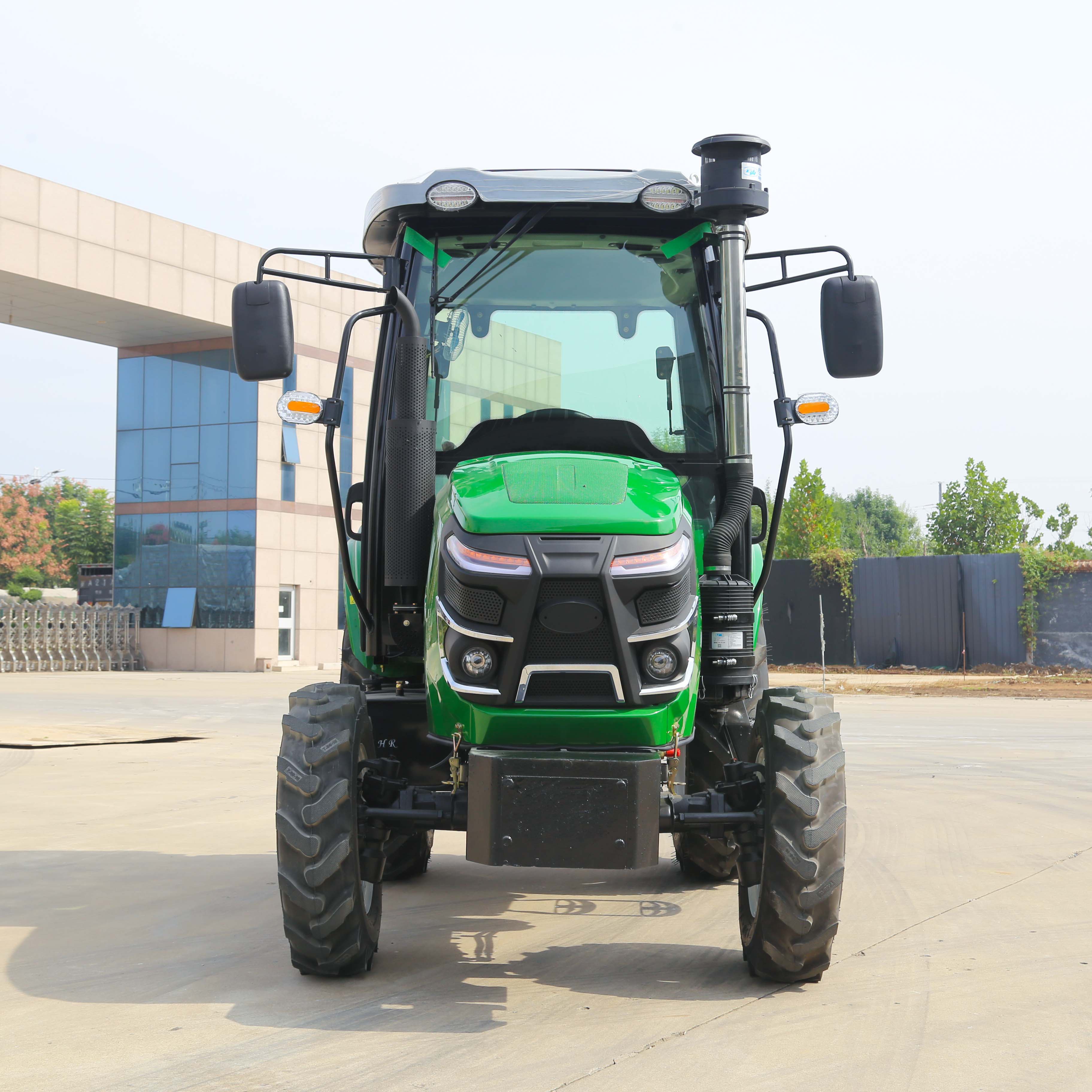 New Multifunctional 4WD Wheel Tractor Diesel Walking Tractor with Kubota Engine for Mini Agriculture Brand
