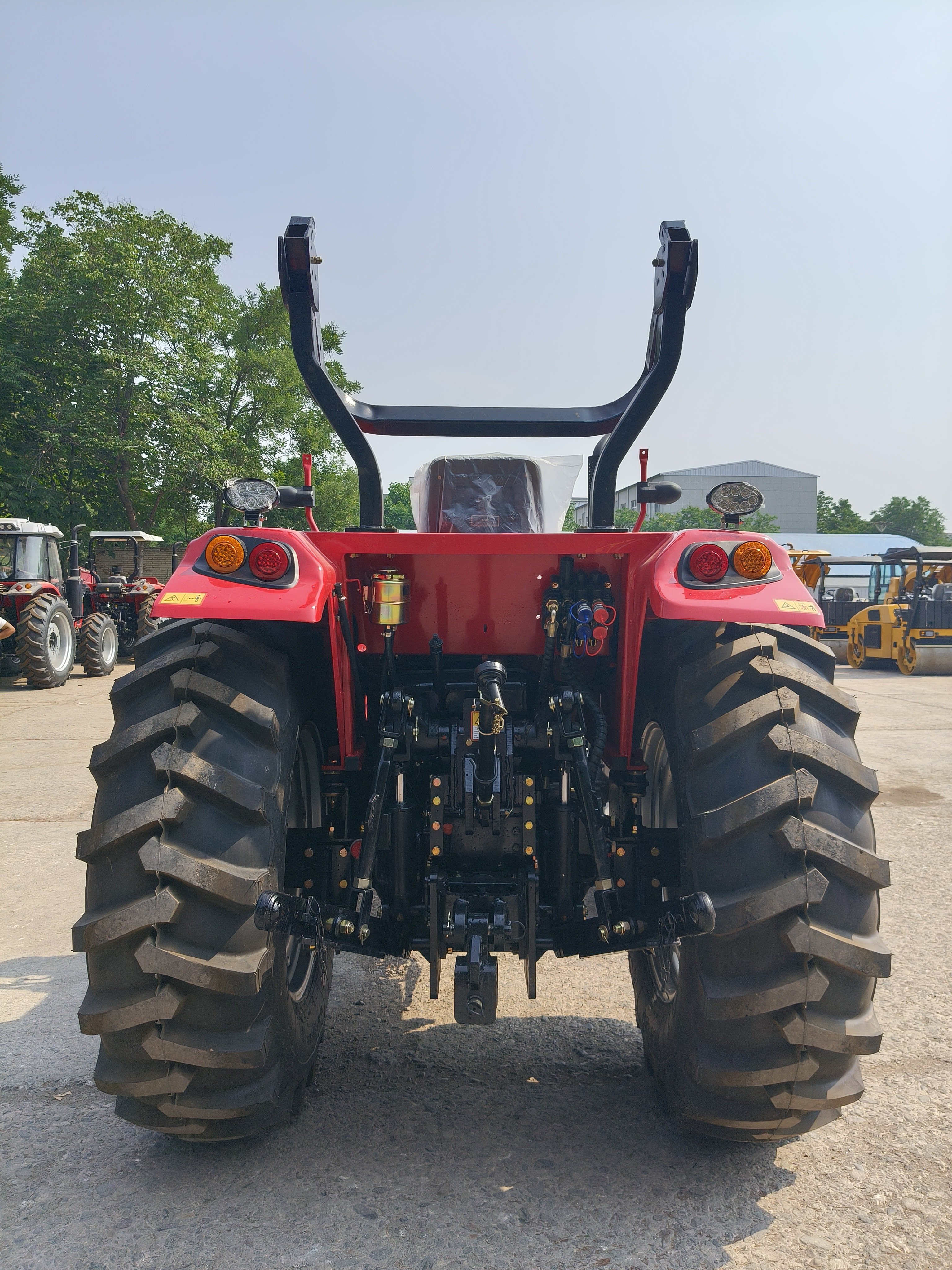 Fully Inspected Affordable 4x4 Mini Farm Tractor Loader with Quick Attach Bucket 3-Point Hitch 540 PTO E-Hydro