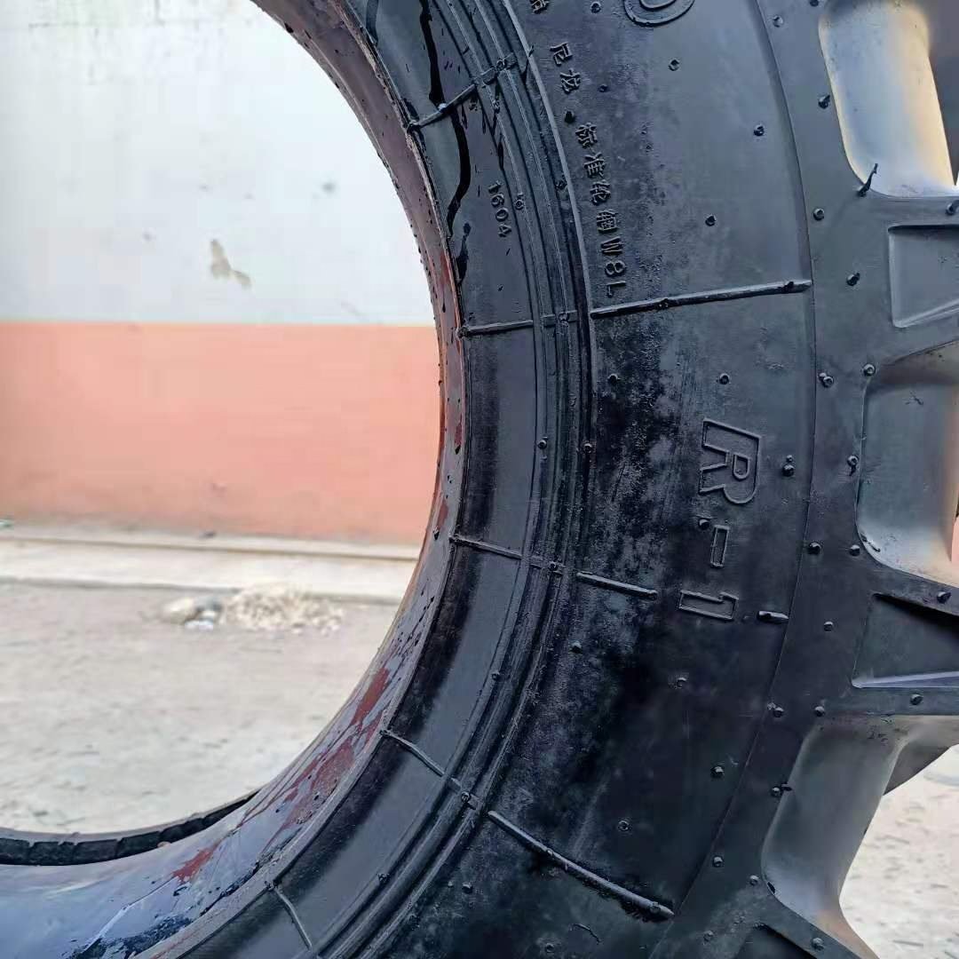 13.6-20 9.5-32 11.2/12.4-20-24-28 Agricultural Tractor With High Horsepower Tires for Farm Tractors Used