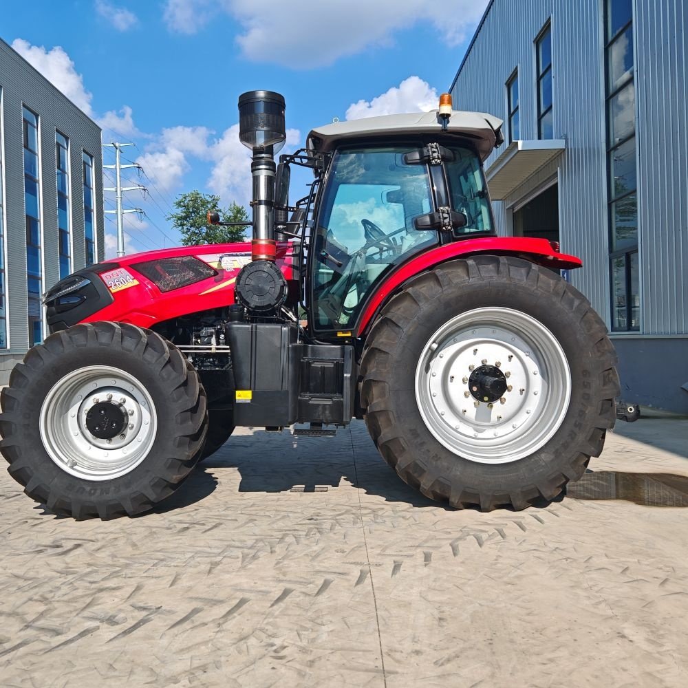 Agriculture Equipment 4X4 240HP 260HP 280HP Tractor for Farm