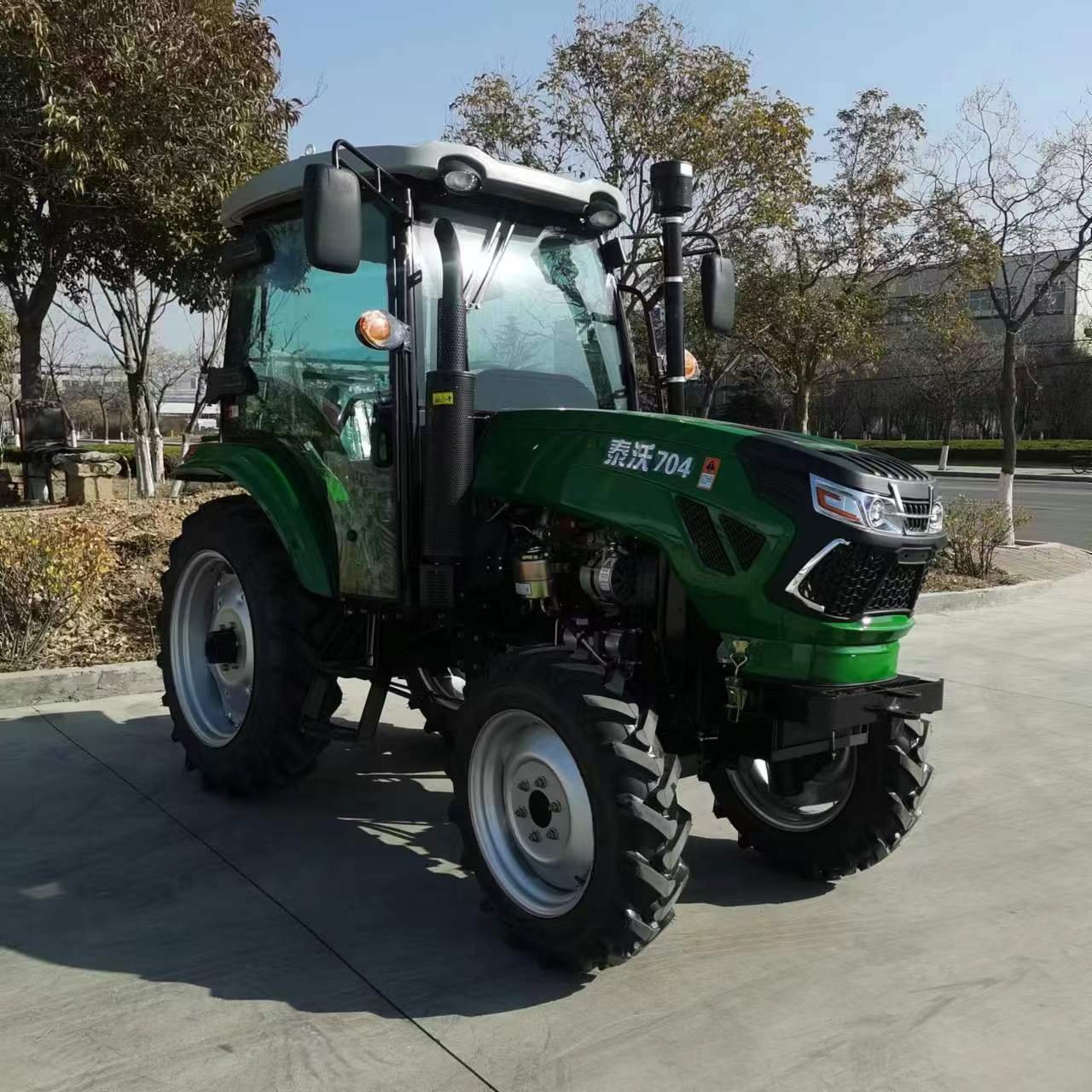 50-70HP 4WD Farm Machinery Tractors Fully Automatic Chinese Machine Agricultural