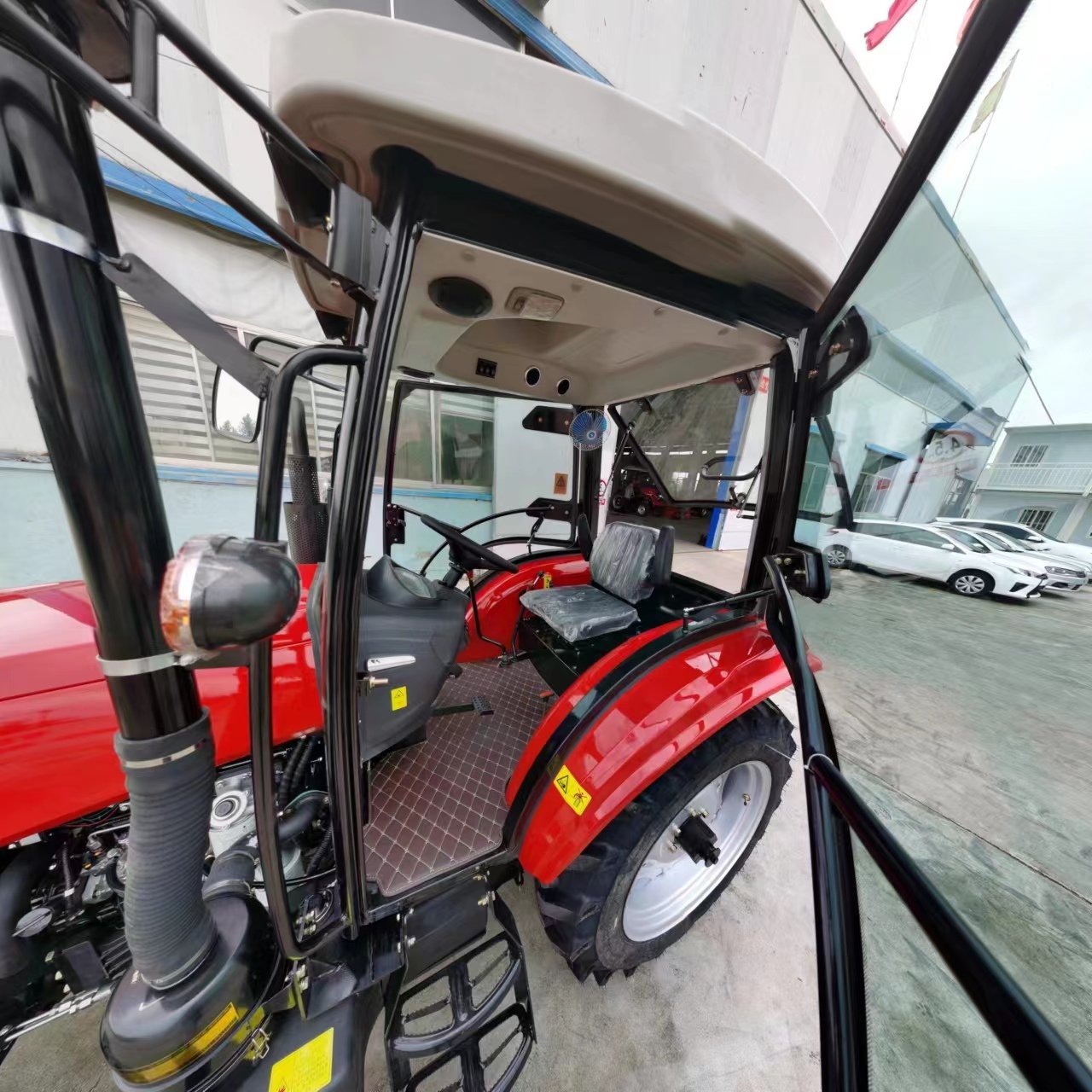 50-70HP 4WD Farm Machinery Tractors Fully Automatic Chinese Machine Agricultural