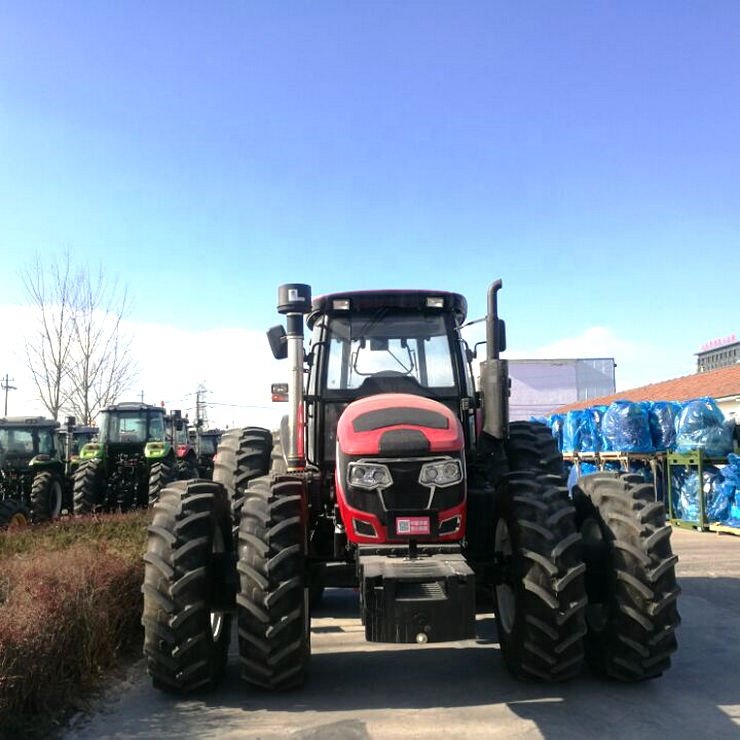 Huaxia Strong Multifunction 210hp-360hp 8 Wheels Agricultural Tractor