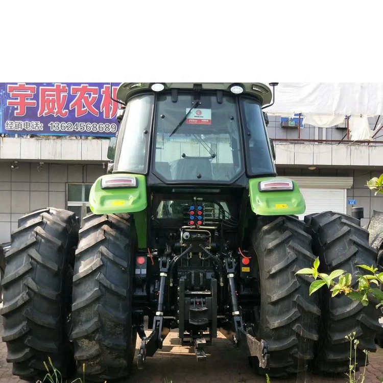 Huaxia Strong Multifunction 210hp-360hp 8 Wheels Agricultural Tractor