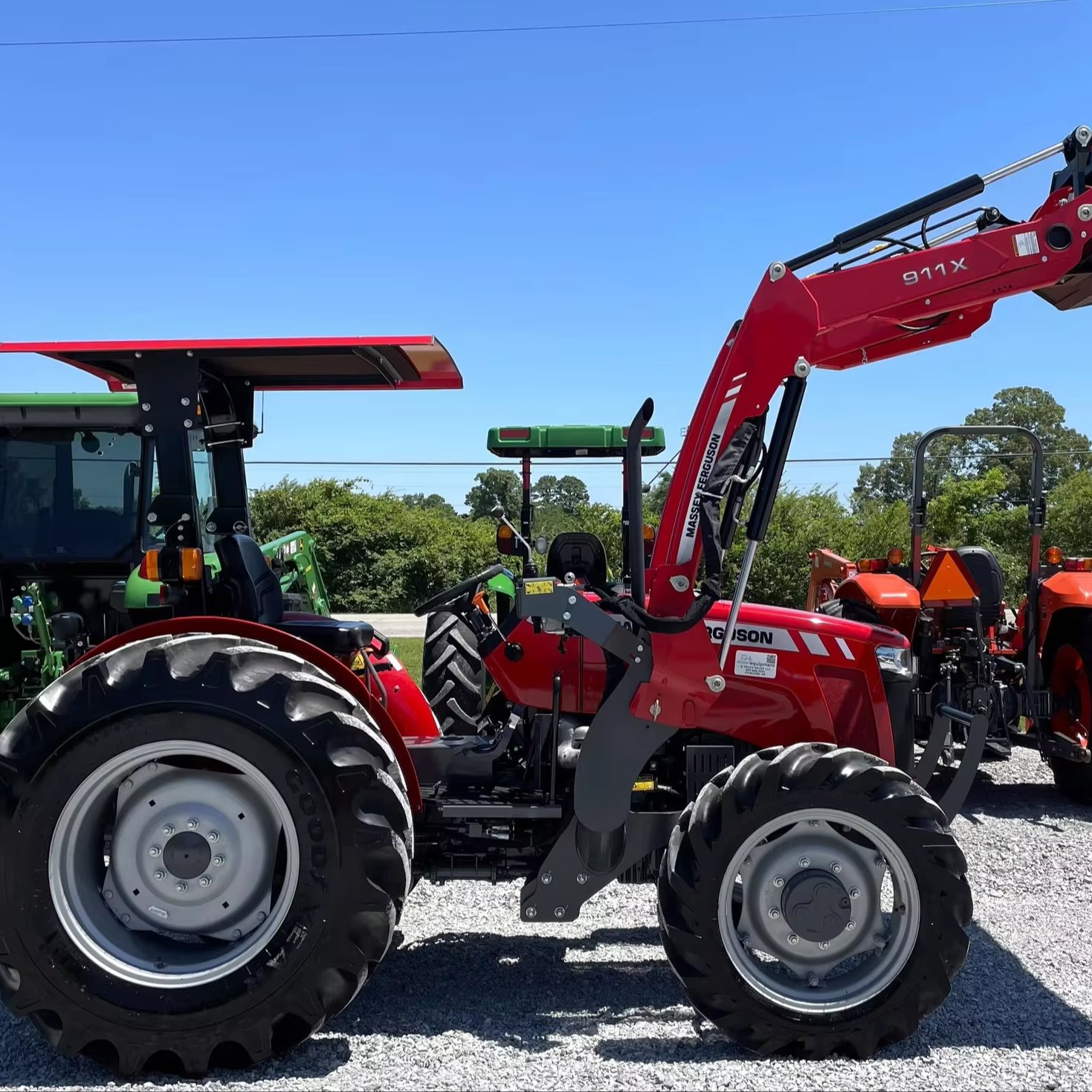 High Performance Massey Ferguson MF 2600 H Series MF 2607H Tractors 50HP 4WD Offered in Both 2- 4-wheel Drive for Farm Use
