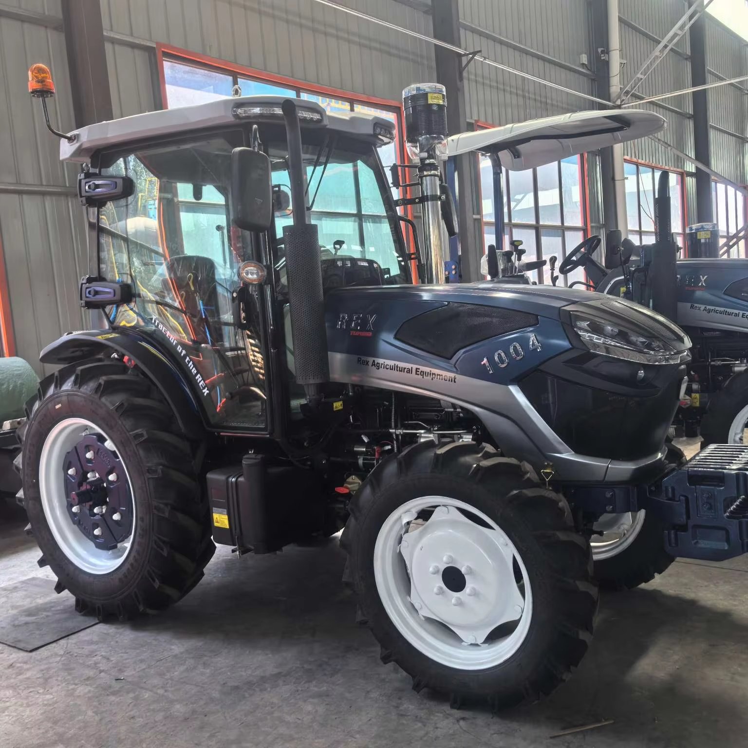 Multifunctional 100hp 4WD Agricultural Wheel Tractor for Farming 4x4 Tractor