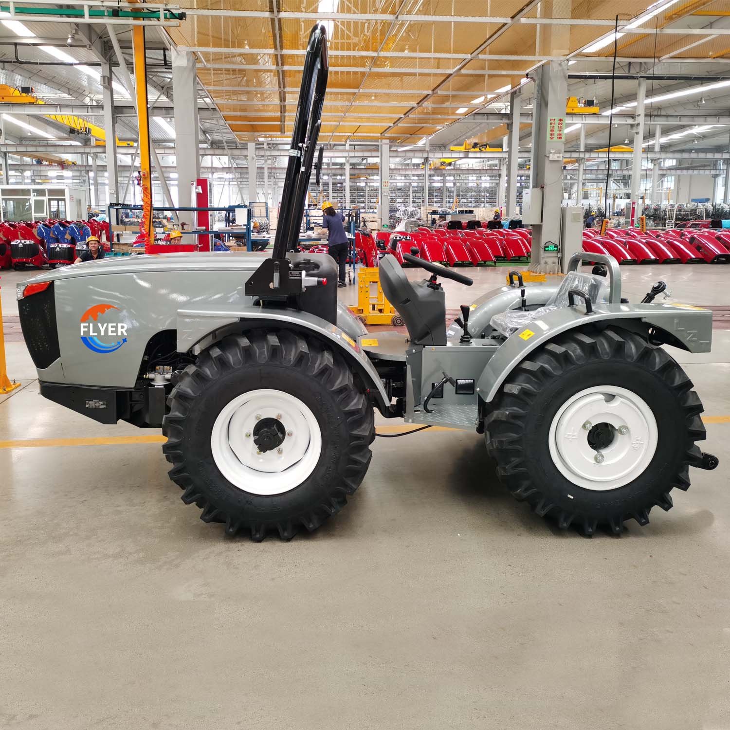 Newest Multifunctional 60/70/80HP Farm Garden Tractor for Hot Sale