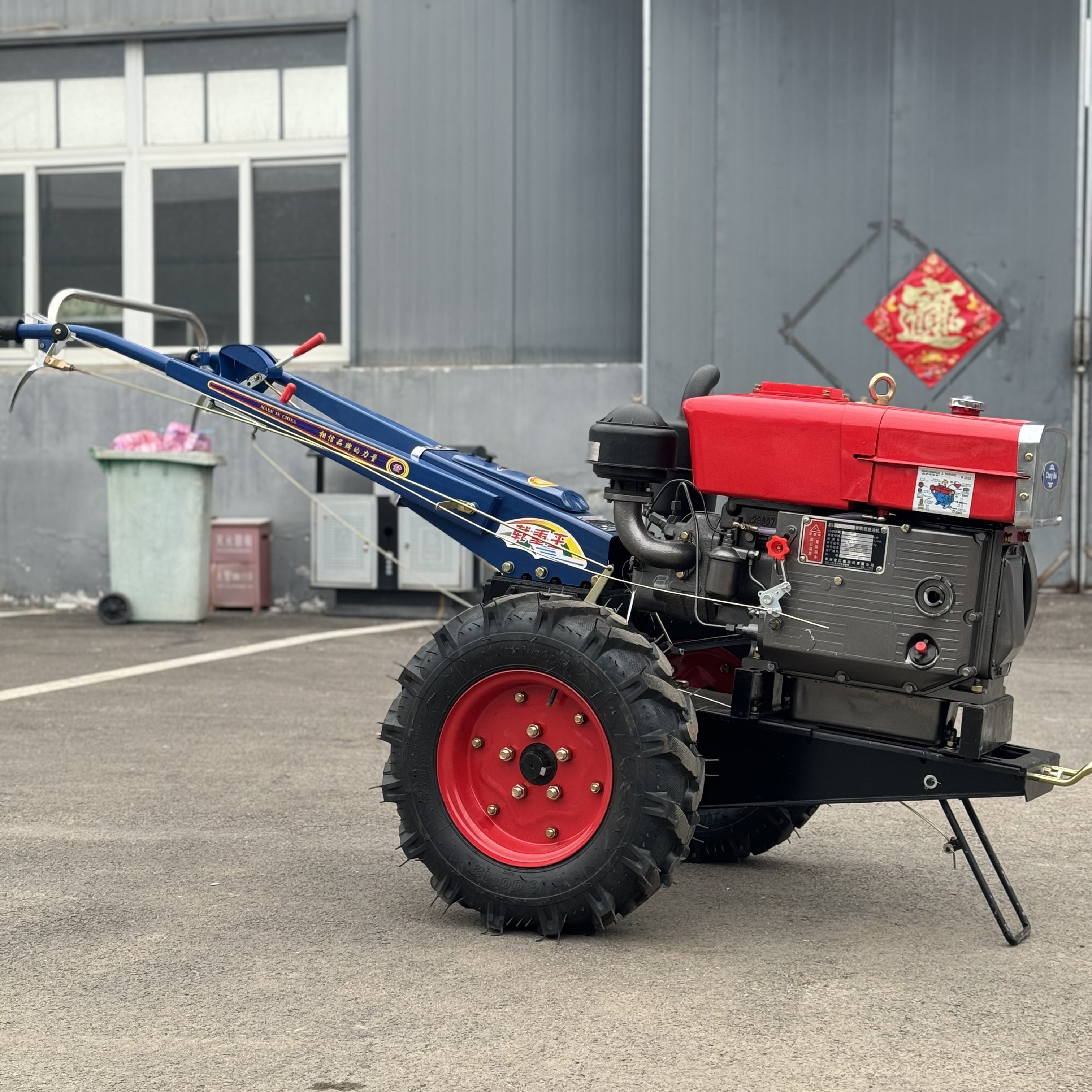 12HP 15HP 18HP Mini 2 Wheels Farm Agricultural Machinery Hand Walking Tractor for Farm Implements/Attachments