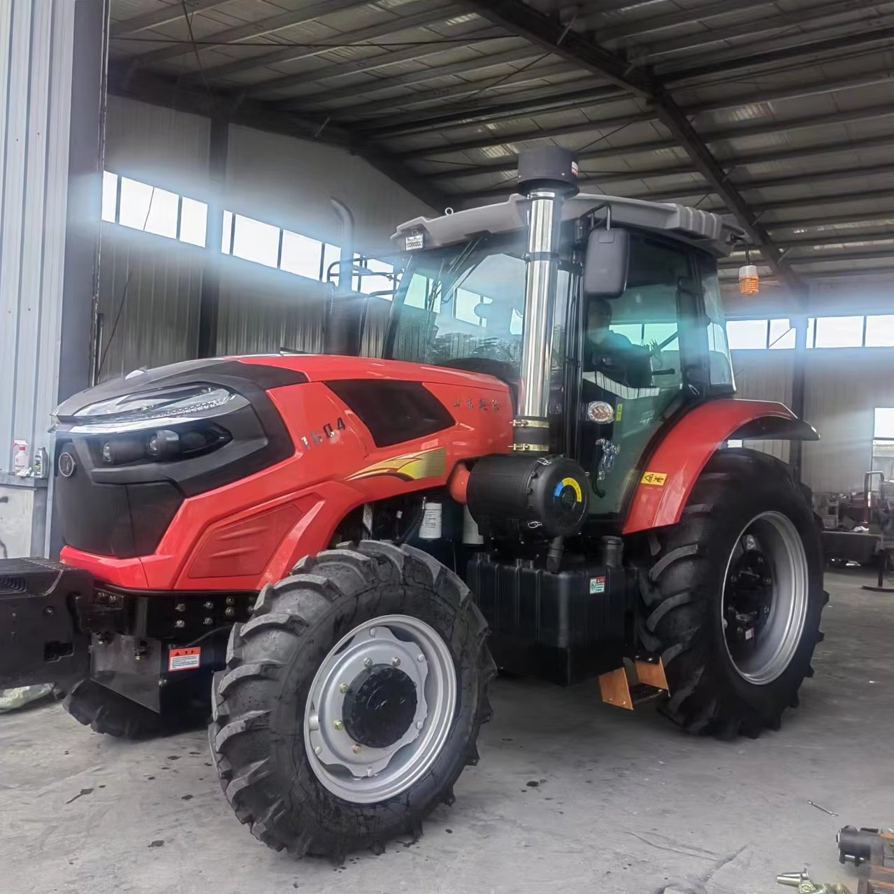 REX Brand Farm Tractor 4x4 220hp Traktor Farm Agrilcuture Tractors Diesel Engine for Sale