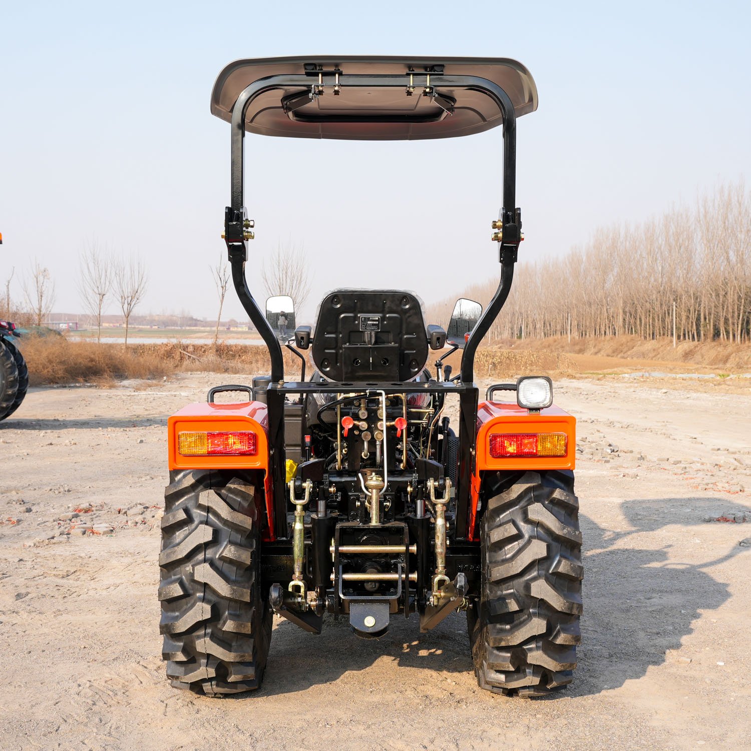 LKK- Narrow Chassis Agricultural Tractors Mini 4*4 For vineyard orchards With Accessories Optional Euro 5 engine for Chile